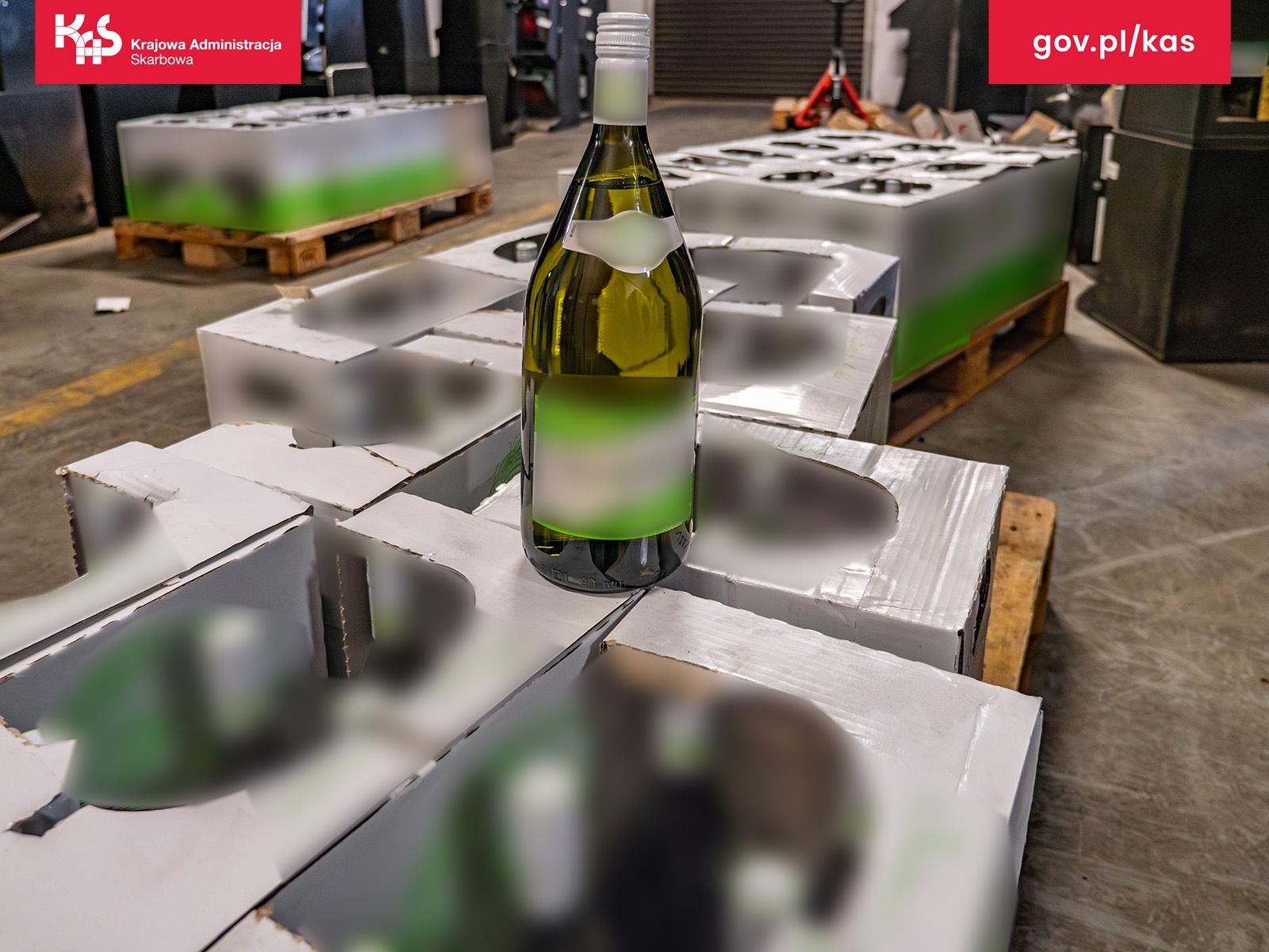 Zdjęcie w galerii na portalu naszraciborz.pl: Śląska KAS zatrzymała ponad 350 litrów alkoholu w estońskiej ciężarówce wiadomości z regionu