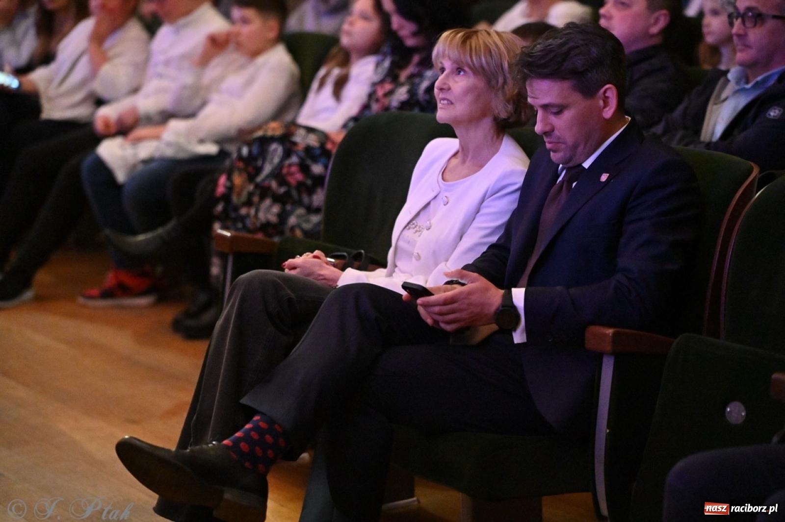 Zdjęcie w galerii na portalu naszraciborz.pl: Racibórz. Uroczyste rozdanie stypendiów za wyniki w nauce [FOTO i WIDEO] wiadomości z regionu