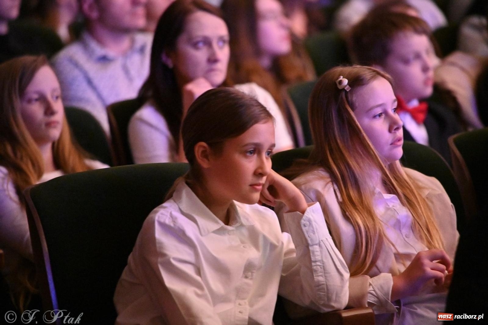 Zdjęcie w galerii na portalu naszraciborz.pl: Racibórz. Uroczyste rozdanie stypendiów za wyniki w nauce [FOTO i WIDEO] wiadomości z regionu