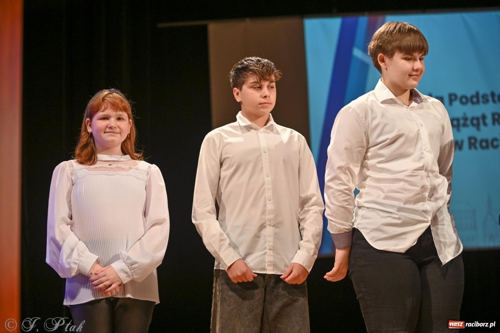 Zdjęcie w galerii na portalu naszraciborz.pl: Racibórz. Uroczyste rozdanie stypendiów za wyniki w nauce [FOTO i WIDEO] wiadomości z regionu