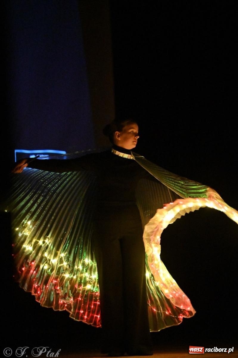 Zdjęcie w galerii na portalu naszraciborz.pl: Racibórz. Uroczyste rozdanie stypendiów za wyniki w nauce [FOTO i WIDEO] wiadomości z regionu