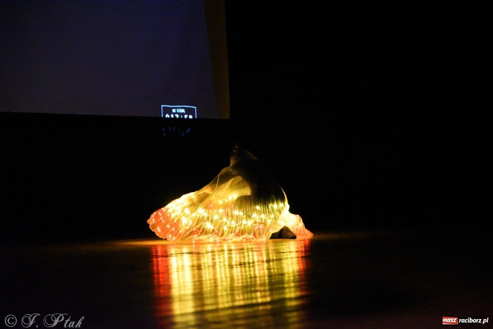 Zdjęcie w galerii na portalu naszraciborz.pl: Racibórz. Uroczyste rozdanie stypendiów za wyniki w nauce [FOTO i WIDEO] wiadomości z regionu