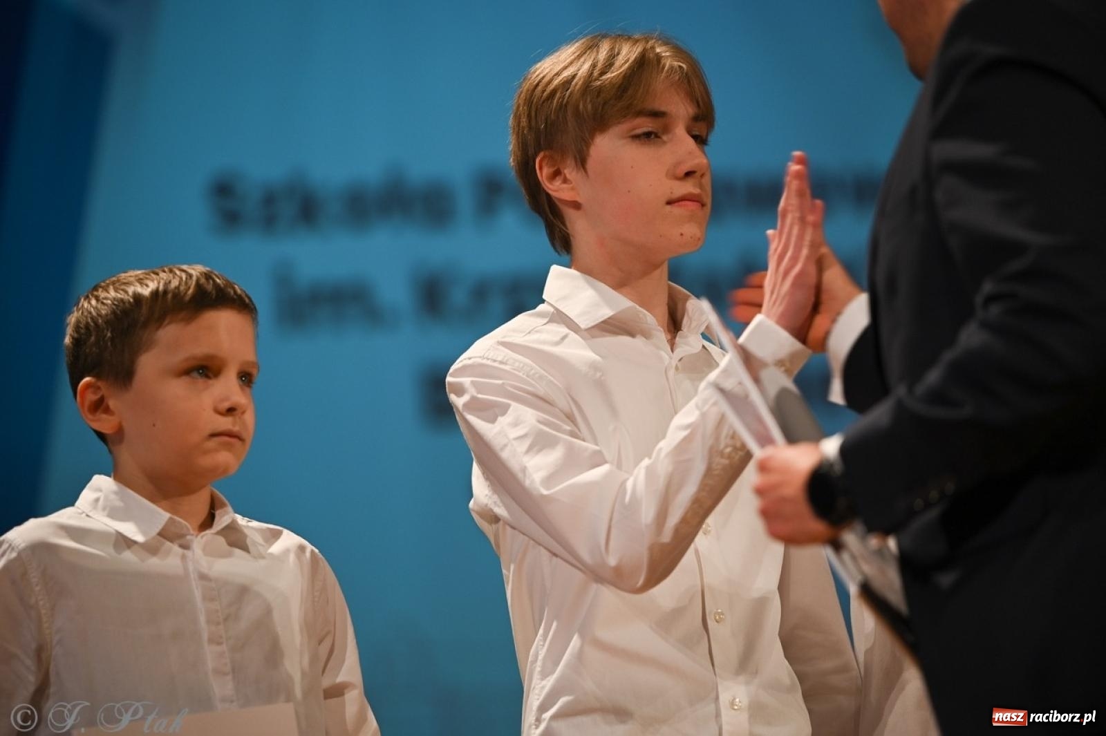 Zdjęcie w galerii na portalu naszraciborz.pl: Racibórz. Uroczyste rozdanie stypendiów za wyniki w nauce [FOTO i WIDEO] wiadomości z regionu