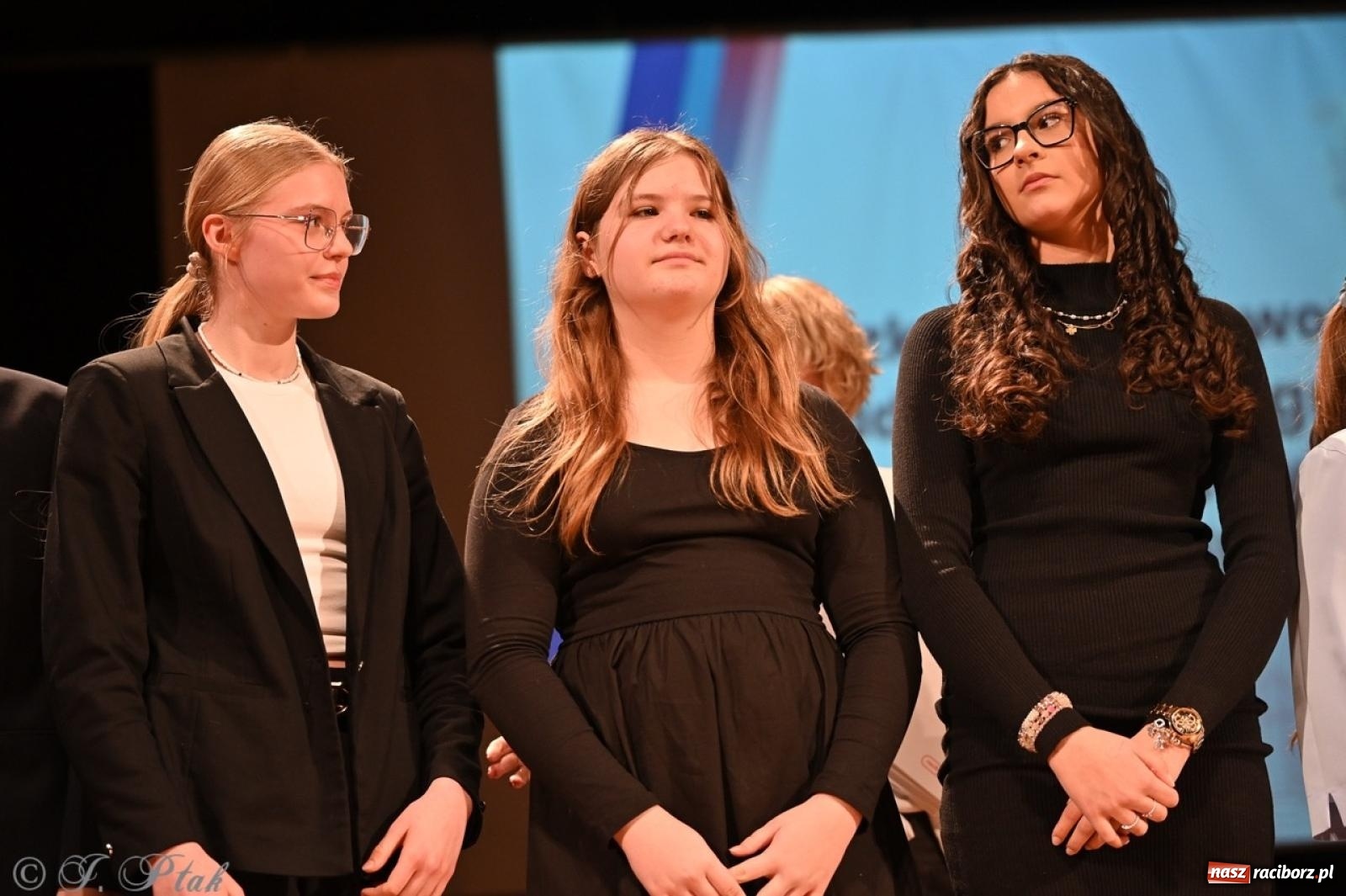 Zdjęcie w galerii na portalu naszraciborz.pl: Racibórz. Uroczyste rozdanie stypendiów za wyniki w nauce [FOTO i WIDEO] wiadomości z regionu