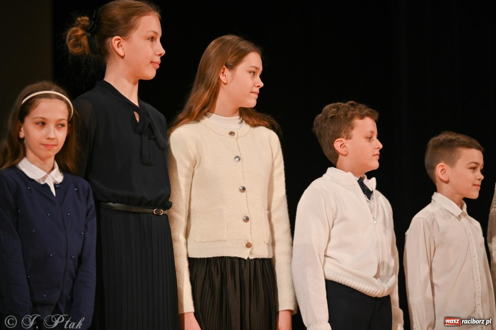 Zdjęcie w galerii na portalu naszraciborz.pl: Racibórz. Uroczyste rozdanie stypendiów za wyniki w nauce [FOTO i WIDEO] wiadomości z regionu