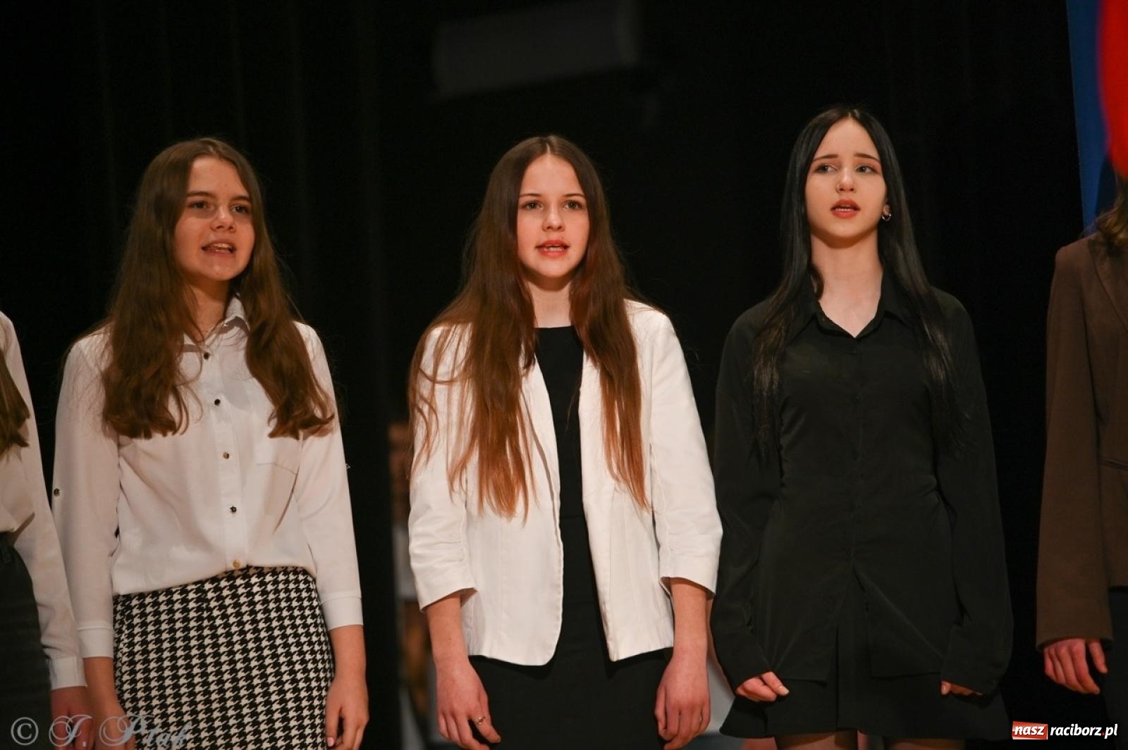 Zdjęcie w galerii na portalu naszraciborz.pl: Racibórz. Uroczyste rozdanie stypendiów za wyniki w nauce [FOTO i WIDEO] wiadomości z regionu