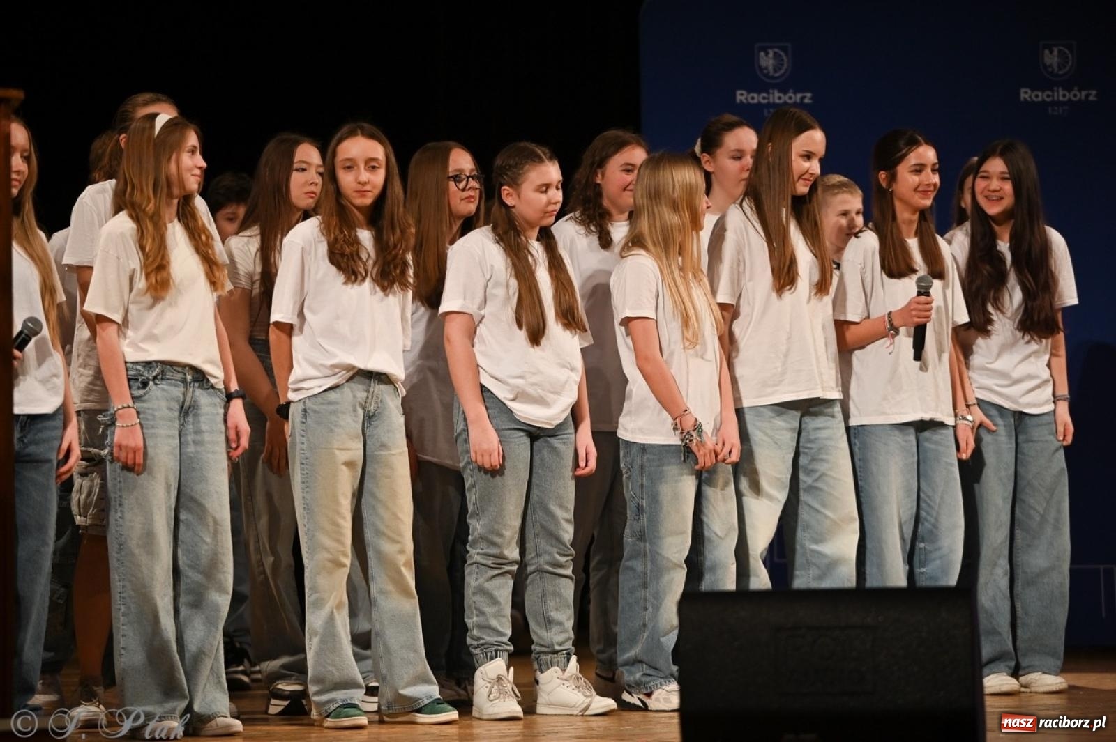 Zdjęcie w galerii na portalu naszraciborz.pl: Racibórz. Uroczyste rozdanie stypendiów za wyniki w nauce [FOTO i WIDEO] wiadomości z regionu