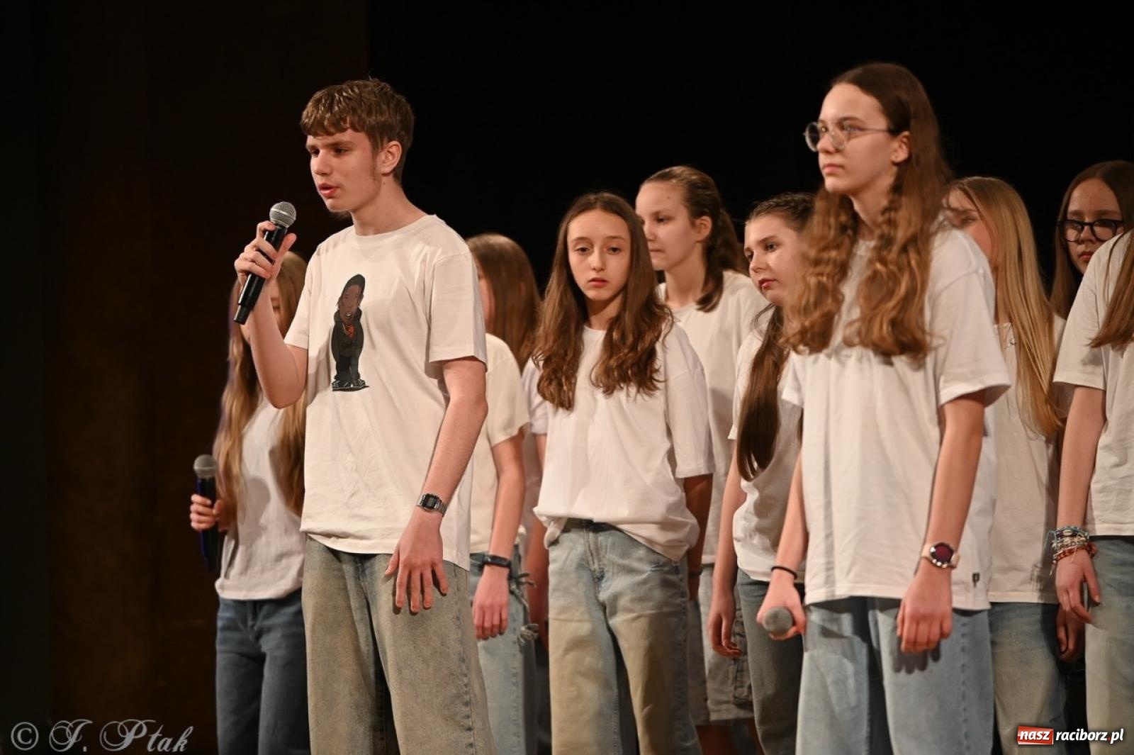 Zdjęcie w galerii na portalu naszraciborz.pl: Racibórz. Uroczyste rozdanie stypendiów za wyniki w nauce [FOTO i WIDEO] wiadomości z regionu