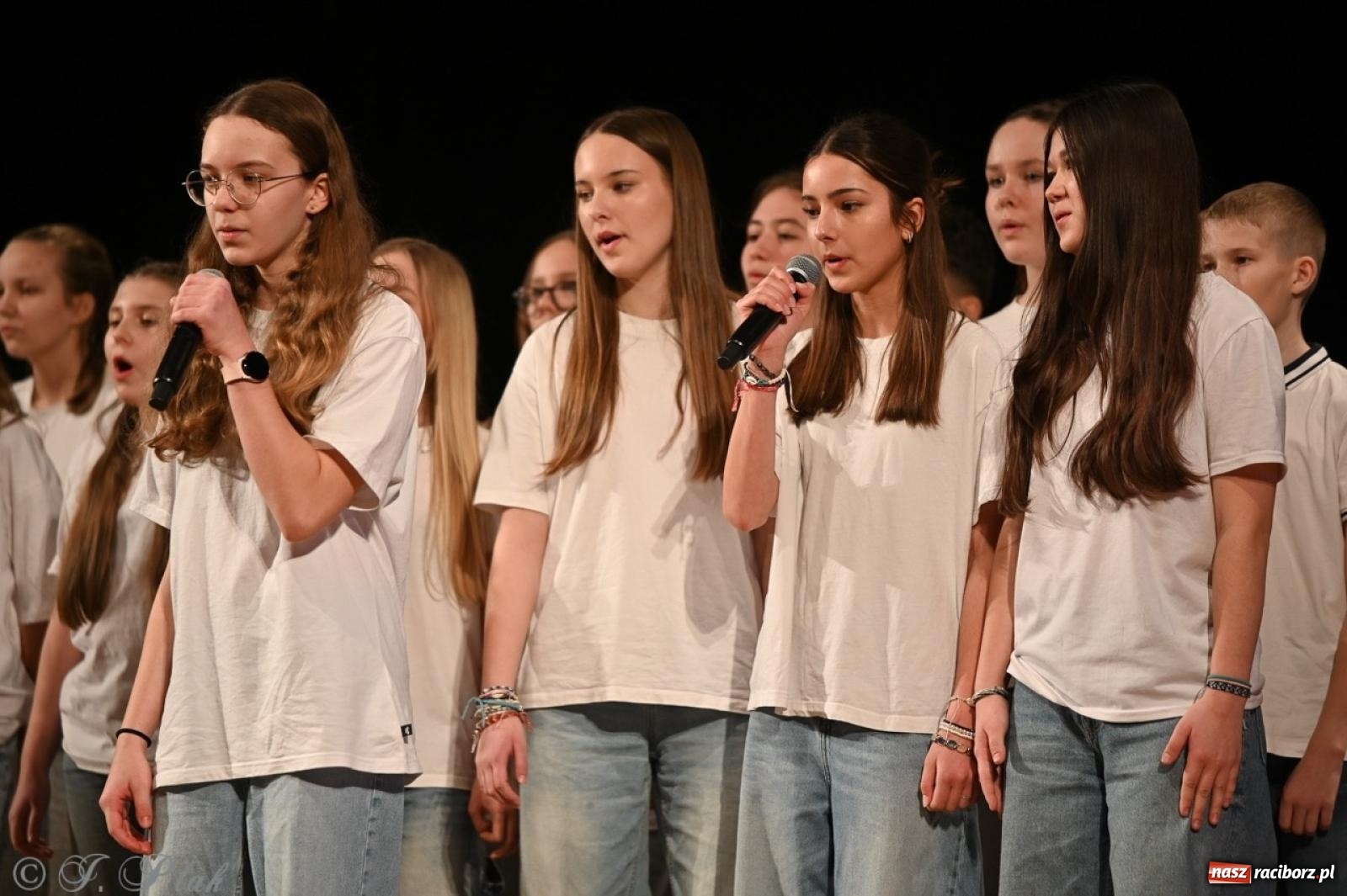 Zdjęcie w galerii na portalu naszraciborz.pl: Racibórz. Uroczyste rozdanie stypendiów za wyniki w nauce [FOTO i WIDEO] wiadomości z regionu
