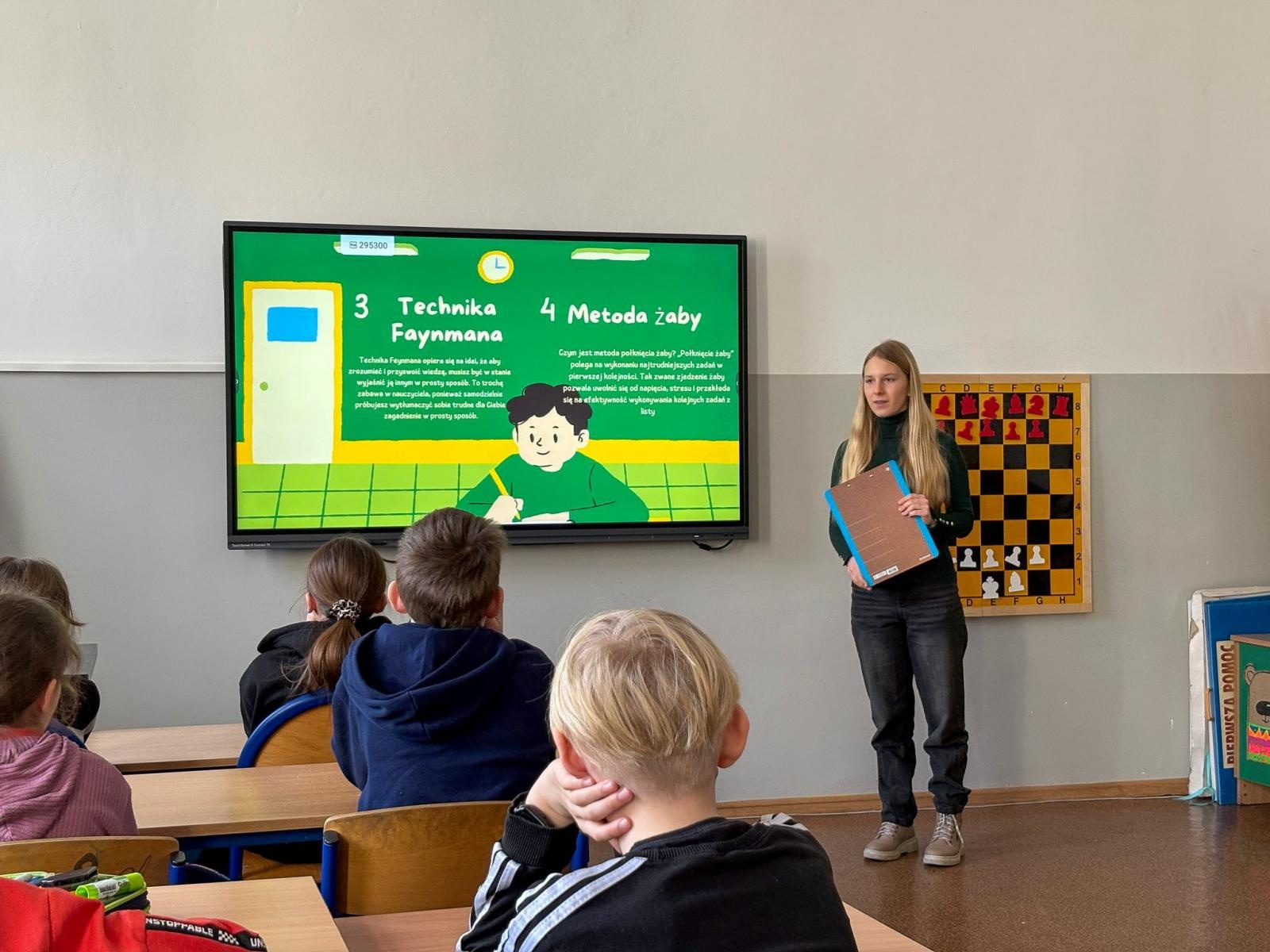 Zdjęcie w galerii na portalu naszraciborz.pl: SmileInTasking – projekt uczennic II LO w Raciborzu wiadomości z regionu