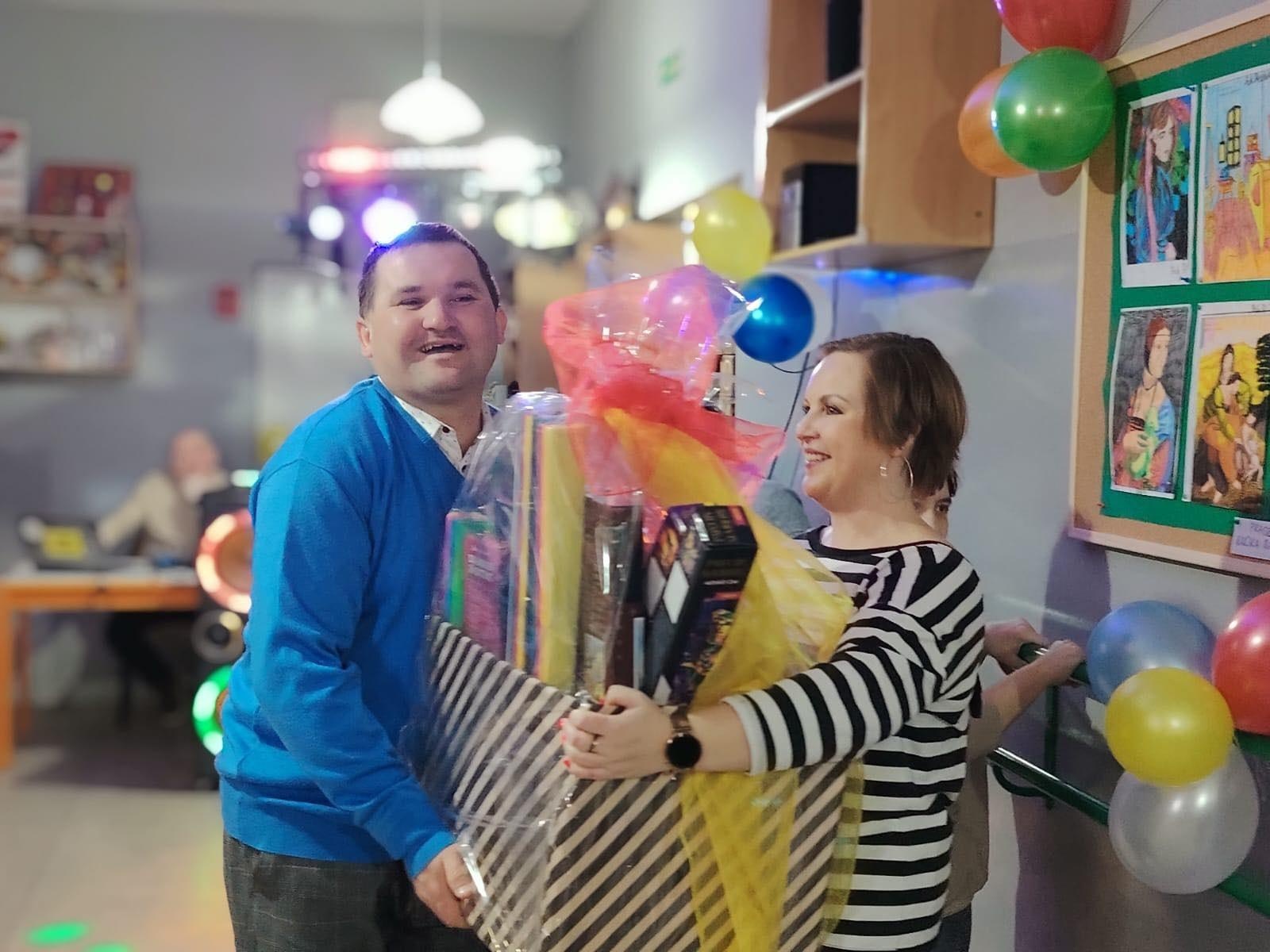 Zdjęcie w galerii na portalu naszraciborz.pl: Integracyjna zabawa ostatkowa i wsparcie dla powodzian – współpraca Warsztatów Terapii Zajęciowej wiadomości z regionu