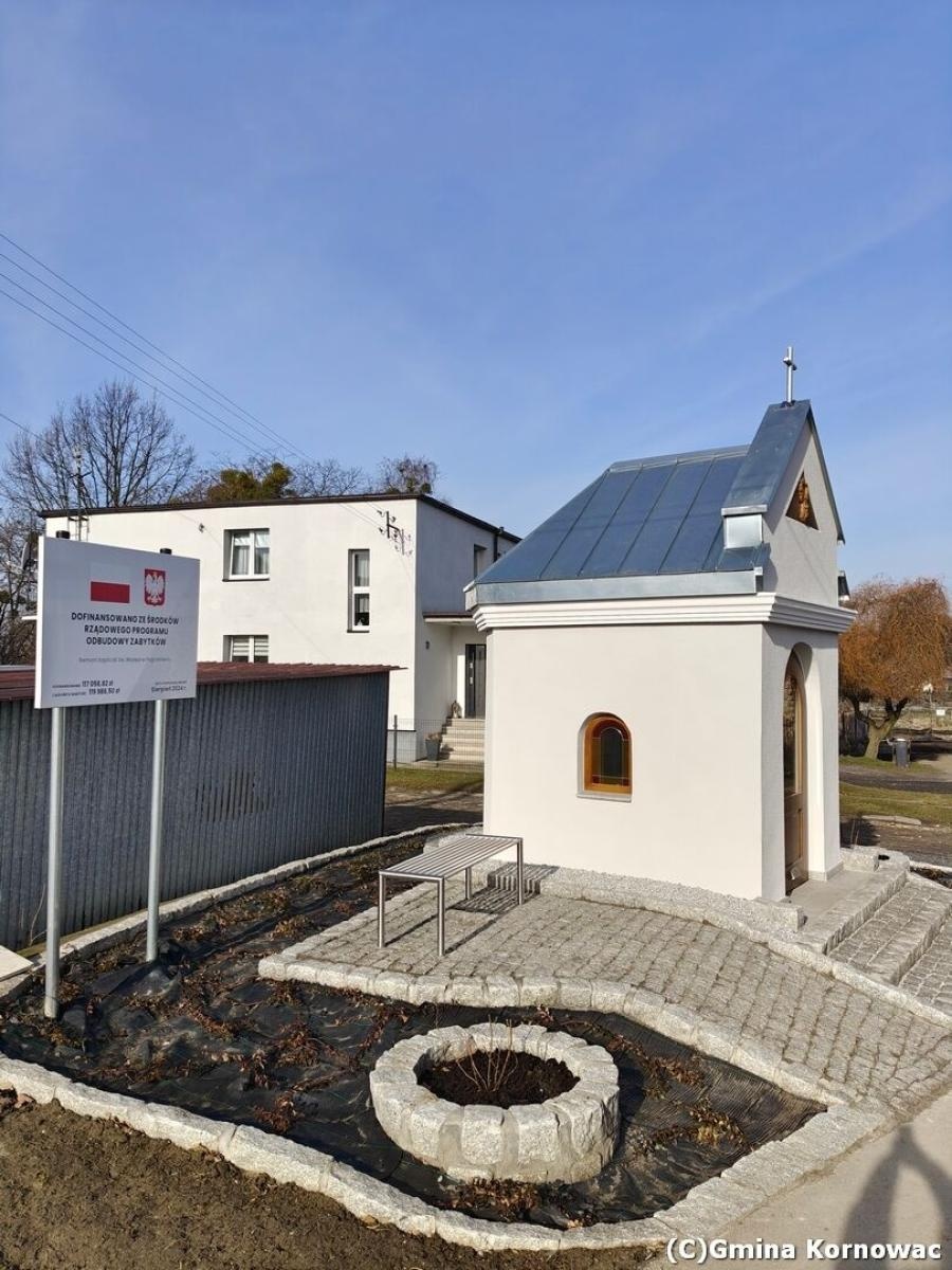 Zdjęcie w galerii na portalu naszraciborz.pl: Kapliczka św. Błażeja w nowej odsłonie – zakończono renowację zabytku w Pogrzebieniu wiadomości z regionu