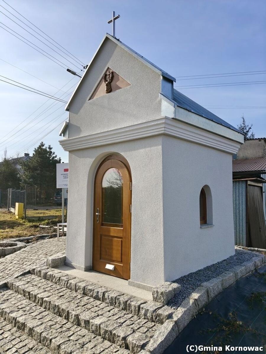 Zdjęcie w galerii na portalu naszraciborz.pl: Kapliczka św. Błażeja w nowej odsłonie – zakończono renowację zabytku w Pogrzebieniu wiadomości z regionu