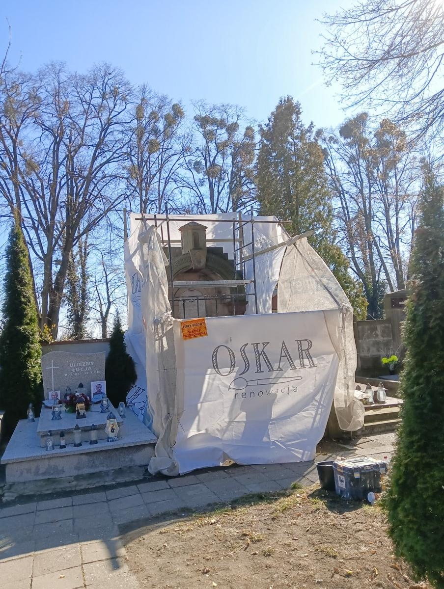 Zdjęcie w galerii na portalu naszraciborz.pl: Rozpoczęły się kolejne prace konserwatorskie na cmentarzu Jeruzalem wiadomości z regionu