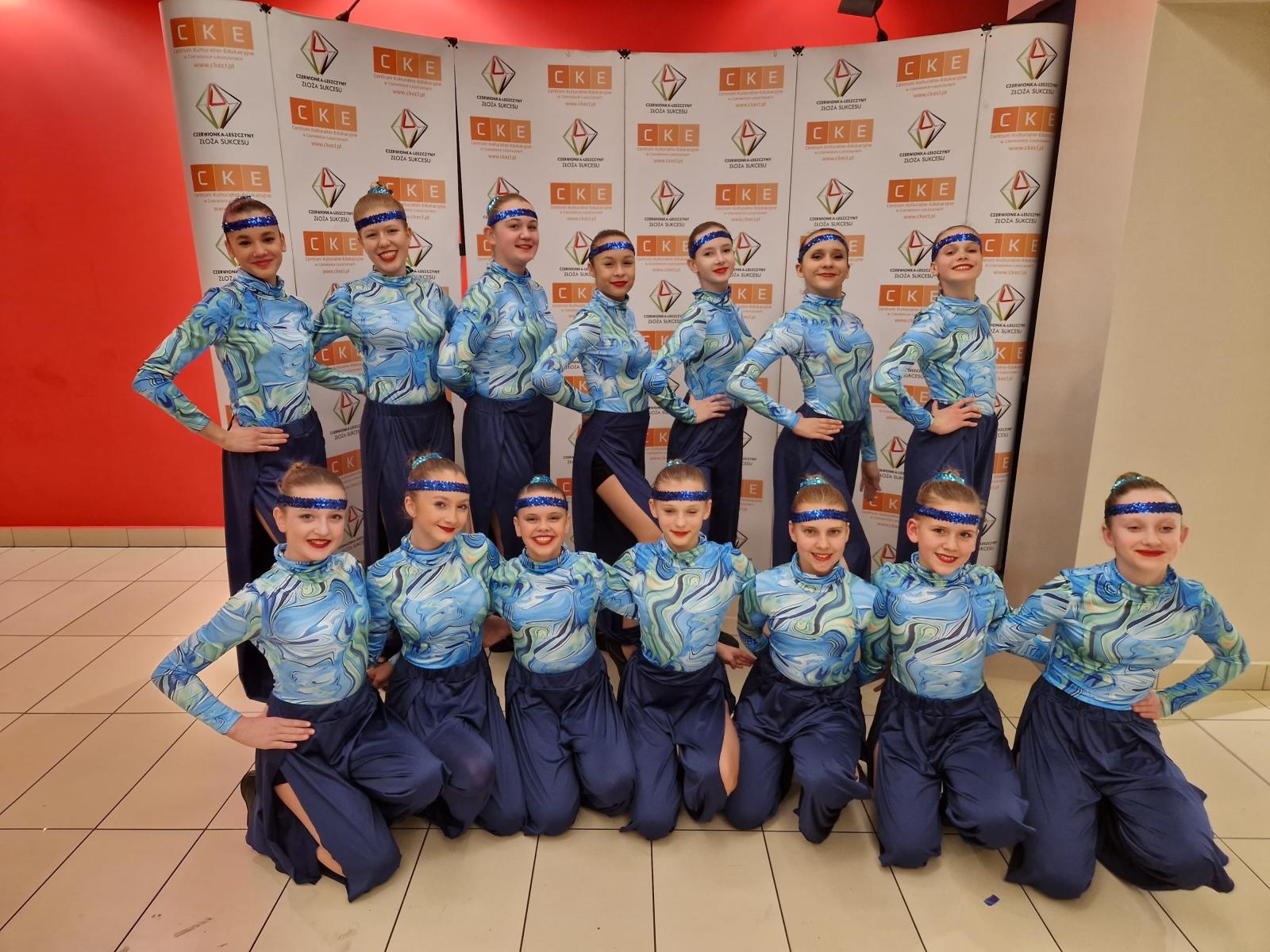 Zdjęcie w galerii na portalu naszraciborz.pl: Mażoretki raciborskiej ZARY otworzyły sezon z przytupem wiadomości z regionu