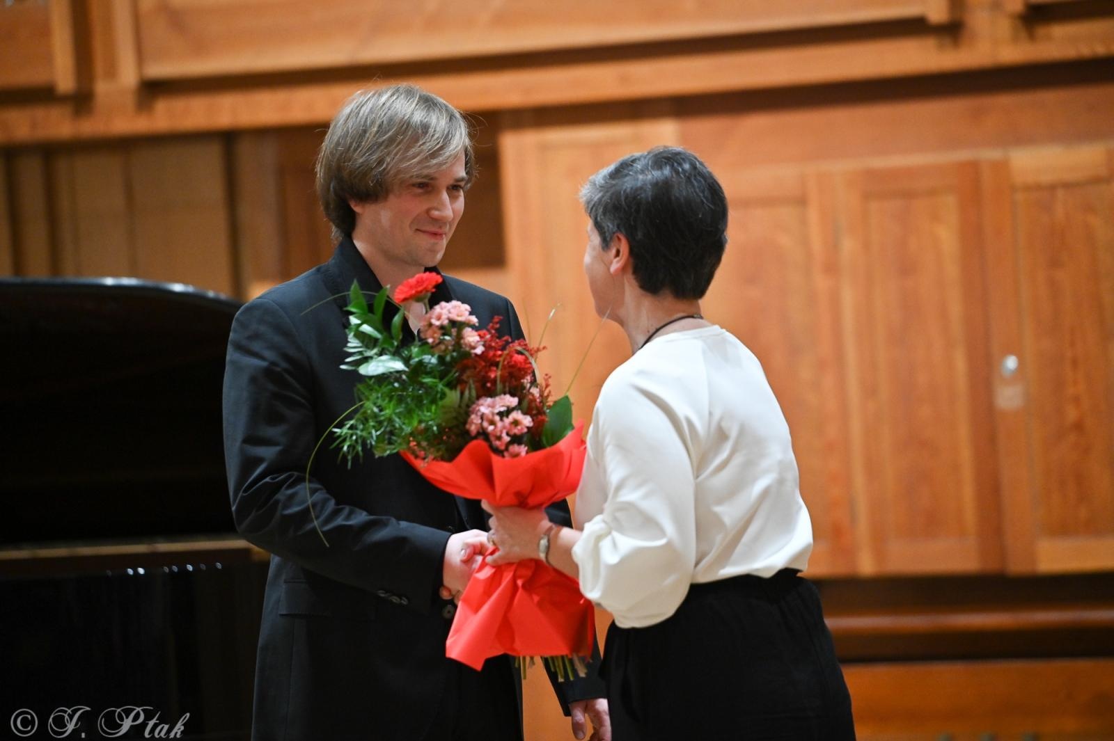 Zdjęcie w galerii na portalu naszraciborz.pl: Andrzej Wierciński wystąpił w Raciborzu [FOTO i WIDEO] wiadomości z regionu