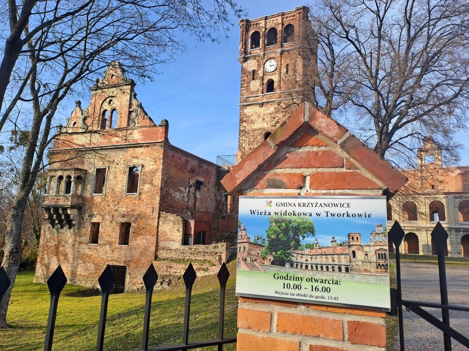 Zdjęcie w galerii na portalu naszraciborz.pl: Patrz, jak nadchodzi wiosna z wieży w Tworkowie wiadomości z regionu