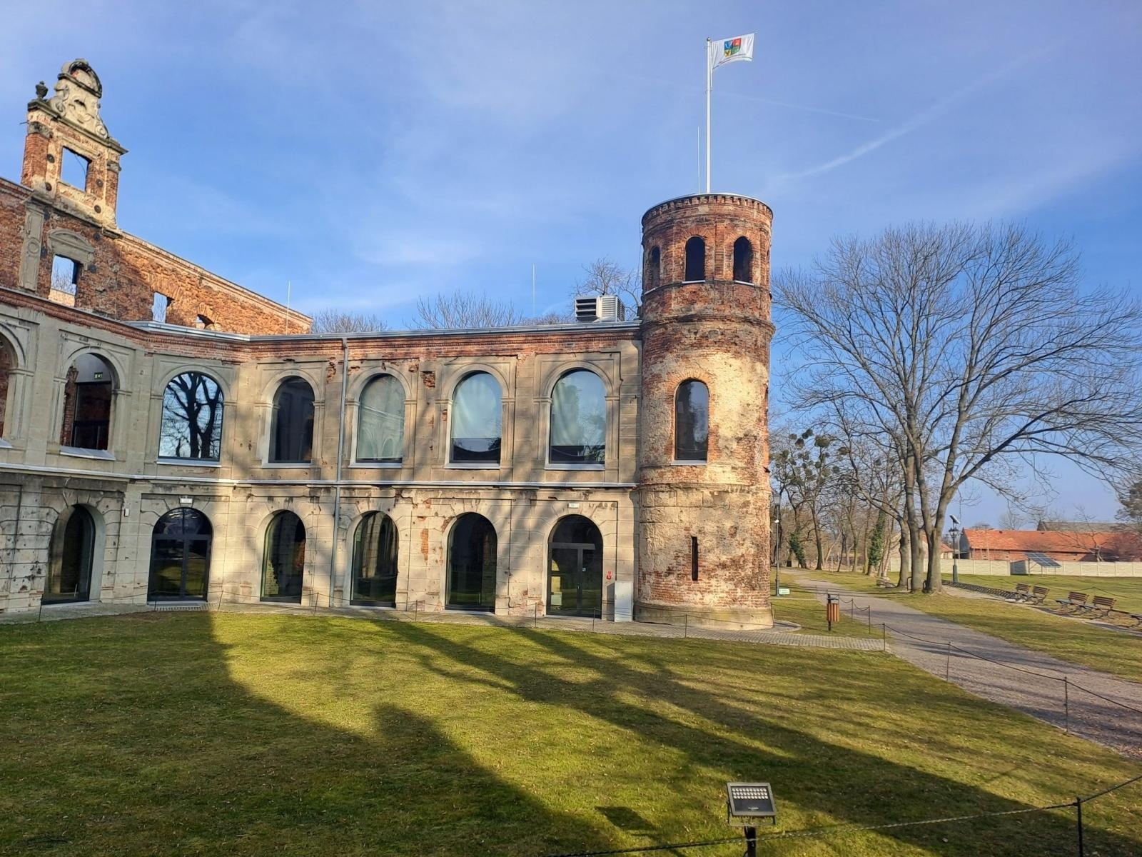 Zdjęcie w galerii na portalu naszraciborz.pl: Patrz, jak nadchodzi wiosna z wieży w Tworkowie wiadomości z regionu
