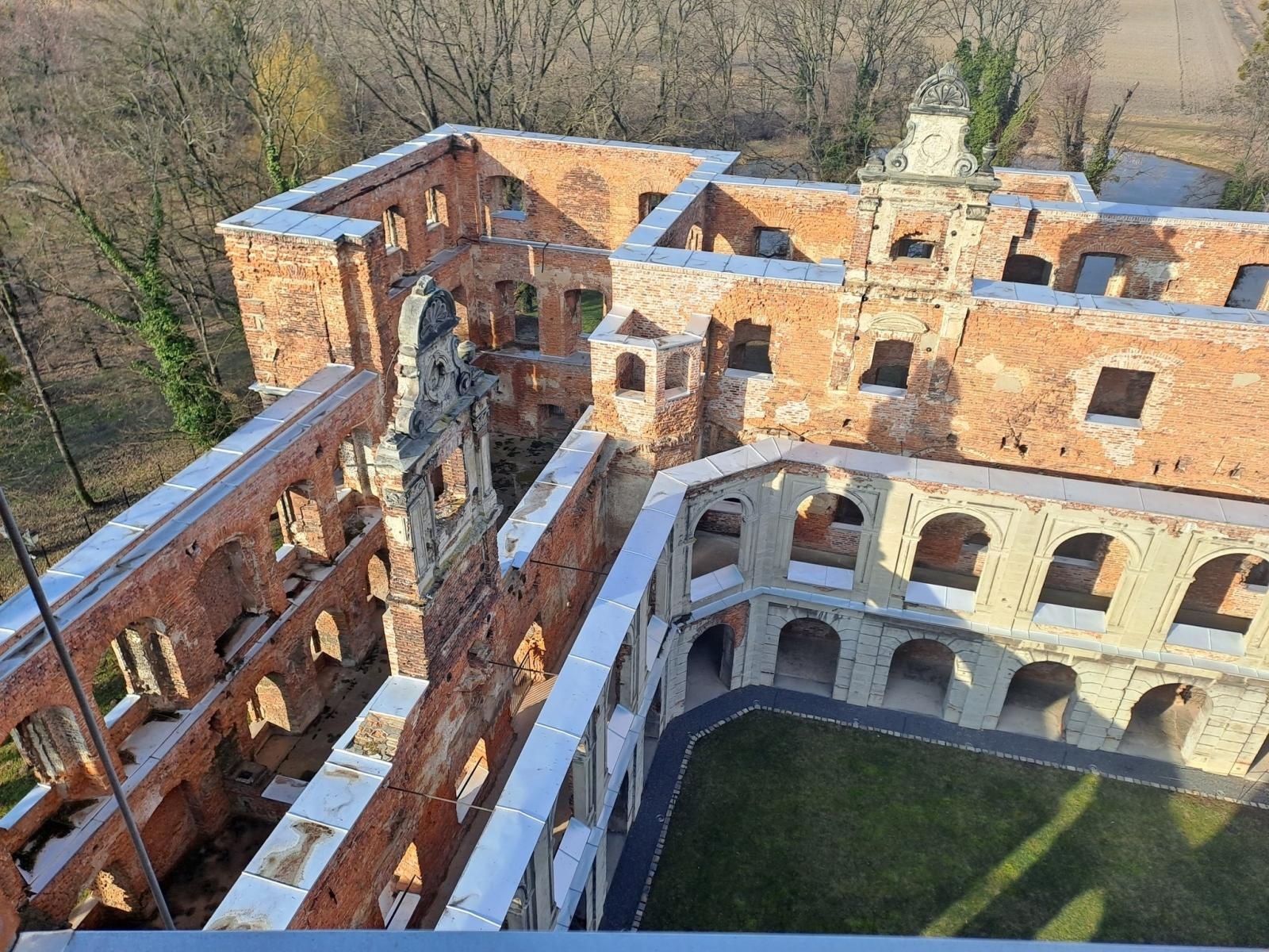 Zdjęcie w galerii na portalu naszraciborz.pl: Patrz, jak nadchodzi wiosna z wieży w Tworkowie wiadomości z regionu