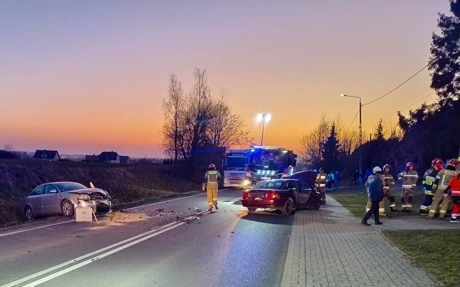 Zdjęcie w galerii na portalu naszraciborz.pl: Intensywny dzień strażaków w powiecie raciborskim – pomoc, ratunek, zabezpieczenia i zderzenie w Pietrowicach Wielkich wiadomości z regionu