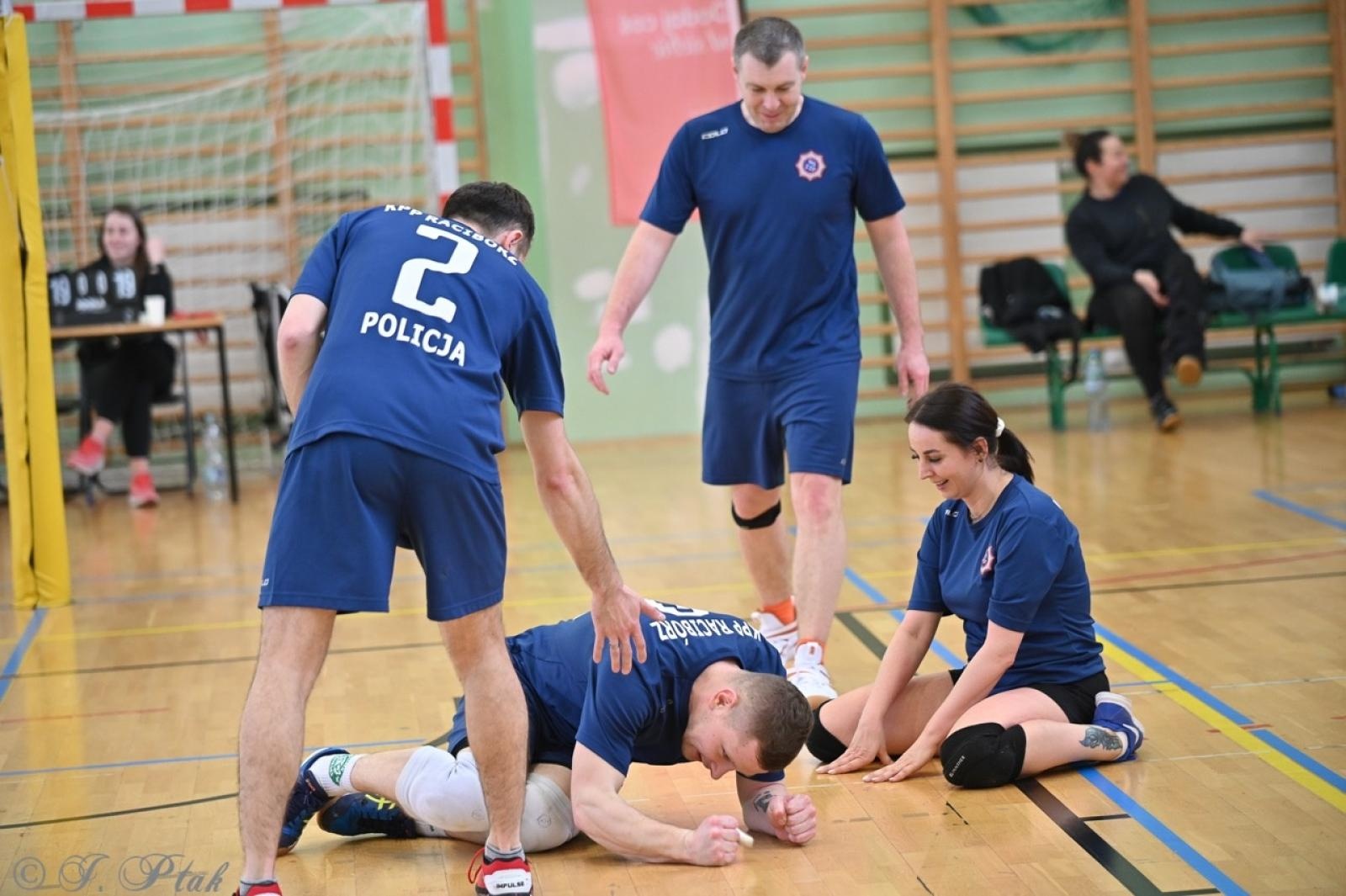 Zdjęcie w galerii na portalu naszraciborz.pl: Zakład Karny Racibórz triumfuje w XII Turnieju Siatkarskim Zakładów Pracy i Służb Mundurowych [FOTO i WIDEO] wiadomości z regionu