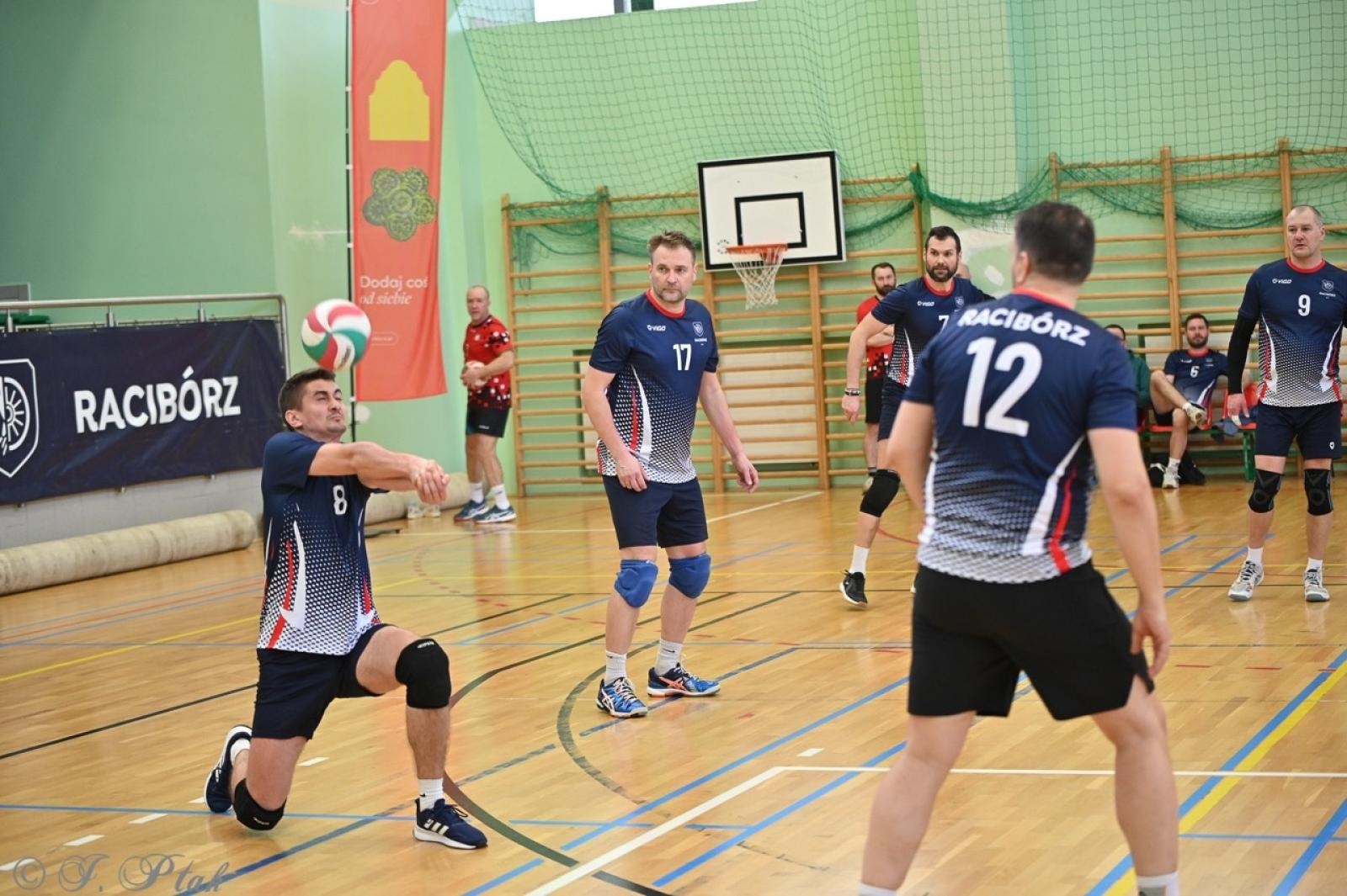 Zdjęcie w galerii na portalu naszraciborz.pl: Zakład Karny Racibórz triumfuje w XII Turnieju Siatkarskim Zakładów Pracy i Służb Mundurowych [FOTO i WIDEO] wiadomości z regionu