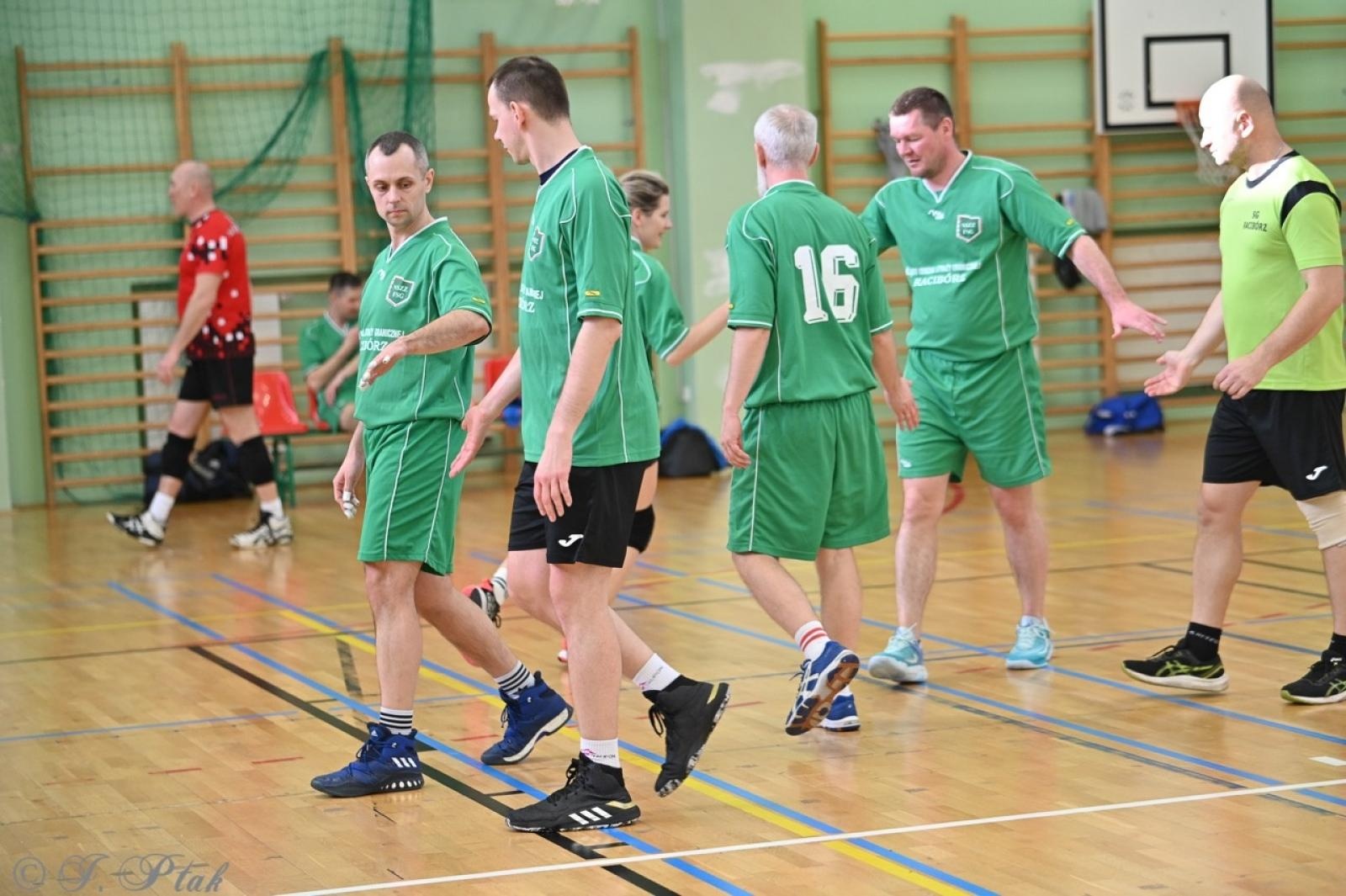 Zdjęcie w galerii na portalu naszraciborz.pl: Zakład Karny Racibórz triumfuje w XII Turnieju Siatkarskim Zakładów Pracy i Służb Mundurowych [FOTO i WIDEO] wiadomości z regionu