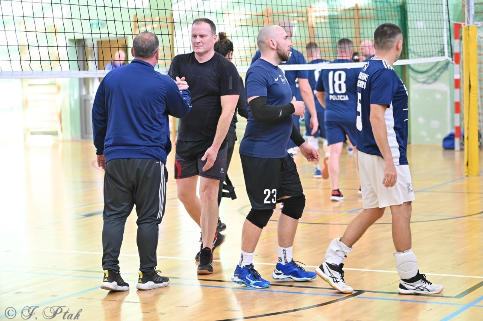 Zdjęcie w galerii na portalu naszraciborz.pl: Zakład Karny Racibórz triumfuje w XII Turnieju Siatkarskim Zakładów Pracy i Służb Mundurowych [FOTO i WIDEO] wiadomości z regionu