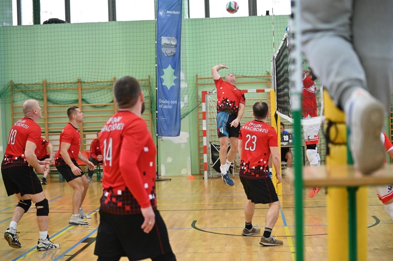 Zdjęcie w galerii na portalu naszraciborz.pl: Zakład Karny Racibórz triumfuje w XII Turnieju Siatkarskim Zakładów Pracy i Służb Mundurowych [FOTO i WIDEO] wiadomości z regionu