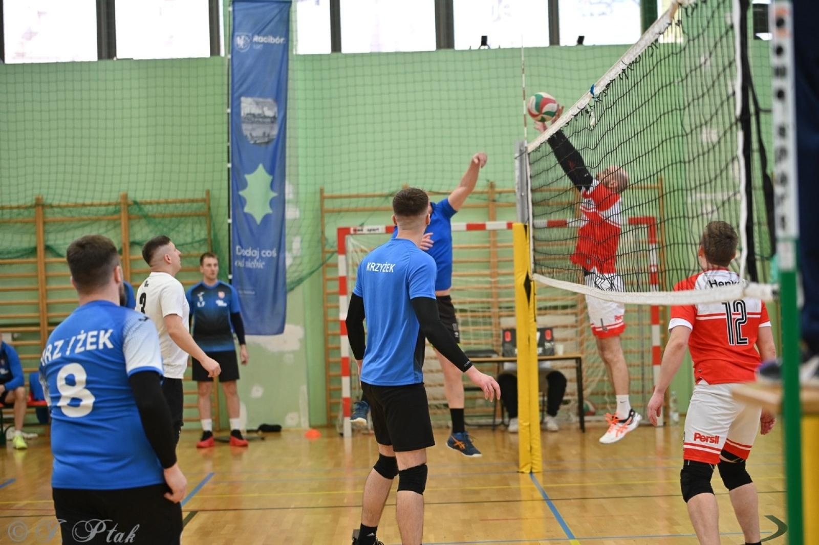 Zdjęcie w galerii na portalu naszraciborz.pl: Zakład Karny Racibórz triumfuje w XII Turnieju Siatkarskim Zakładów Pracy i Służb Mundurowych [FOTO i WIDEO] wiadomości z regionu