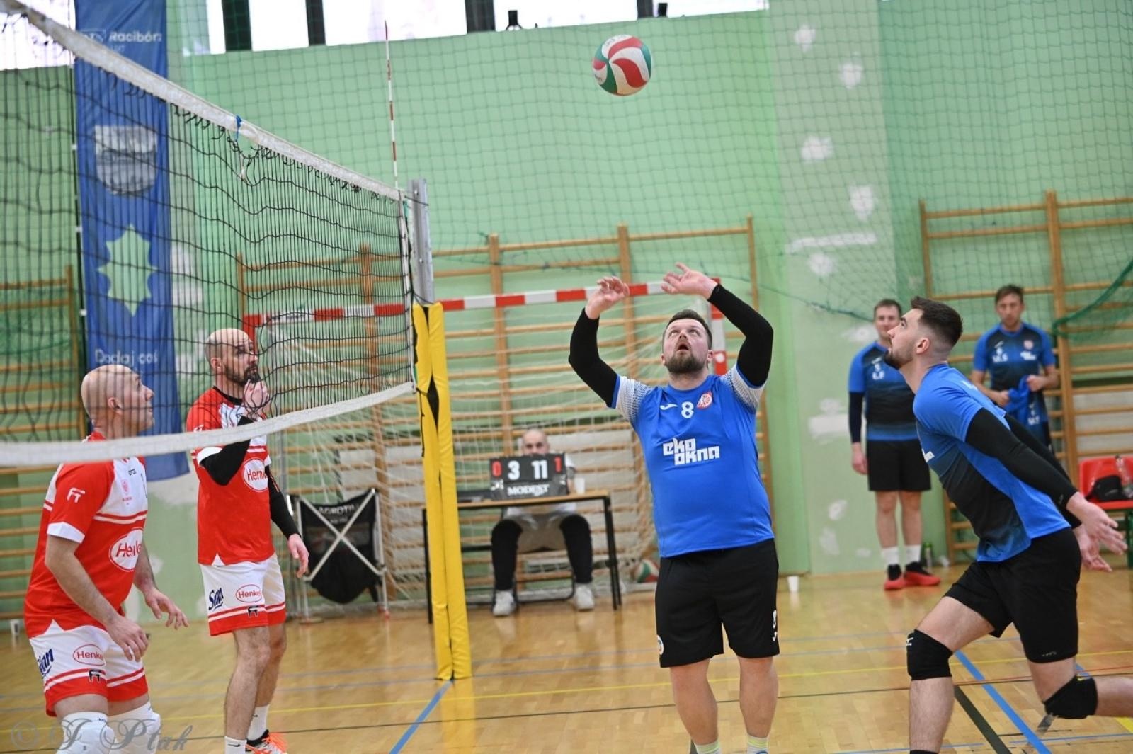 Zdjęcie w galerii na portalu naszraciborz.pl: Zakład Karny Racibórz triumfuje w XII Turnieju Siatkarskim Zakładów Pracy i Służb Mundurowych [FOTO i WIDEO] wiadomości z regionu