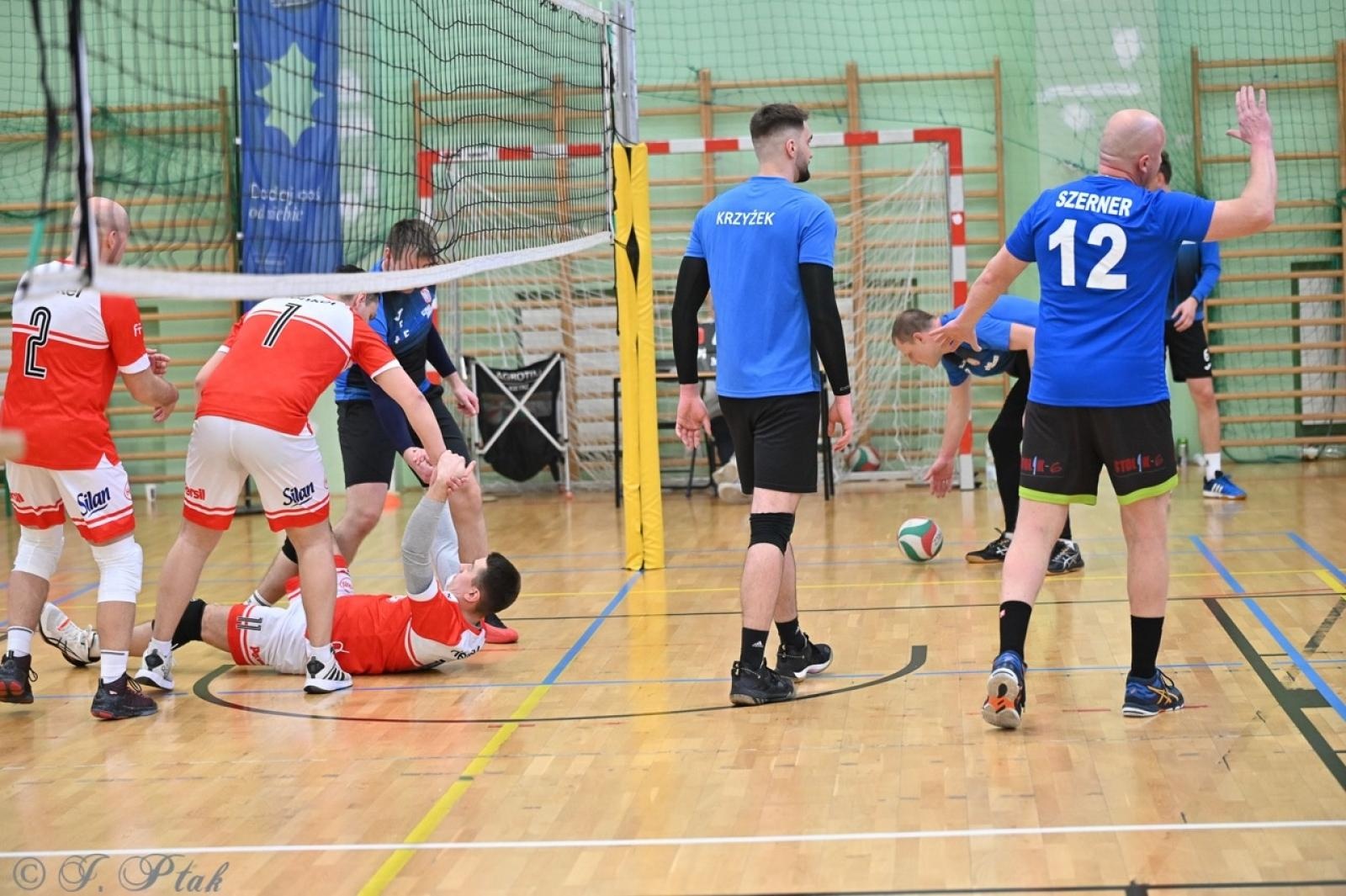 Zdjęcie w galerii na portalu naszraciborz.pl: Zakład Karny Racibórz triumfuje w XII Turnieju Siatkarskim Zakładów Pracy i Służb Mundurowych [FOTO i WIDEO] wiadomości z regionu