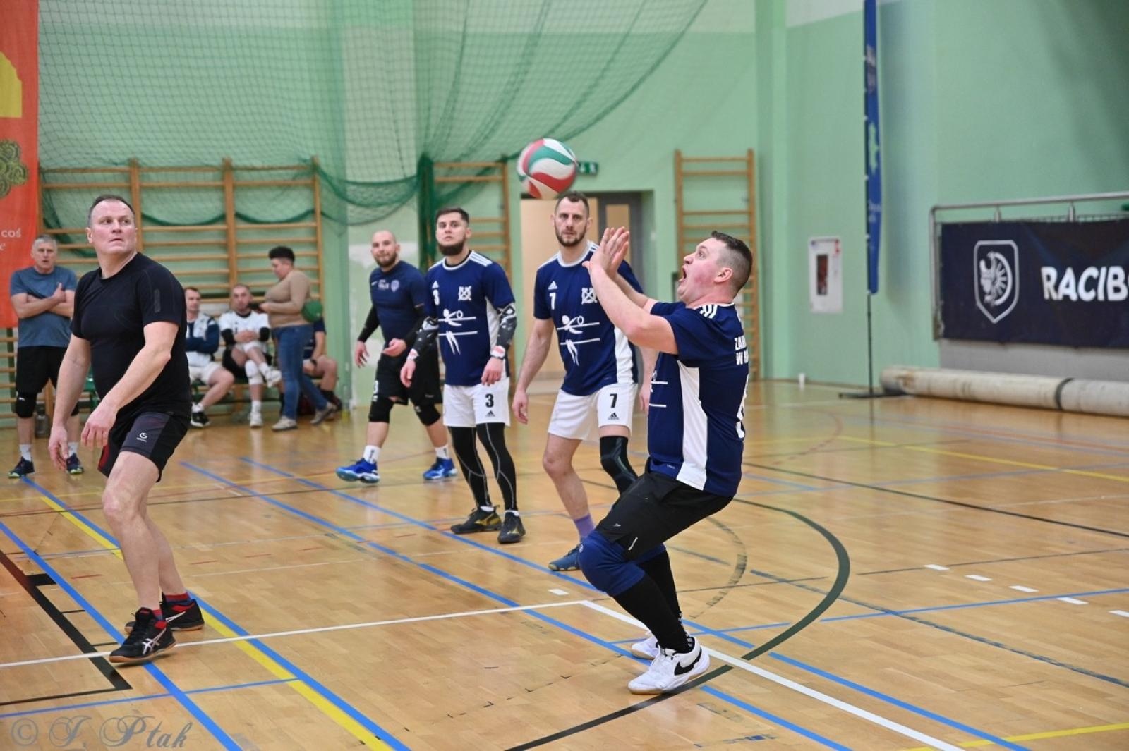 Zdjęcie w galerii na portalu naszraciborz.pl: Zakład Karny Racibórz triumfuje w XII Turnieju Siatkarskim Zakładów Pracy i Służb Mundurowych [FOTO i WIDEO] wiadomości z regionu