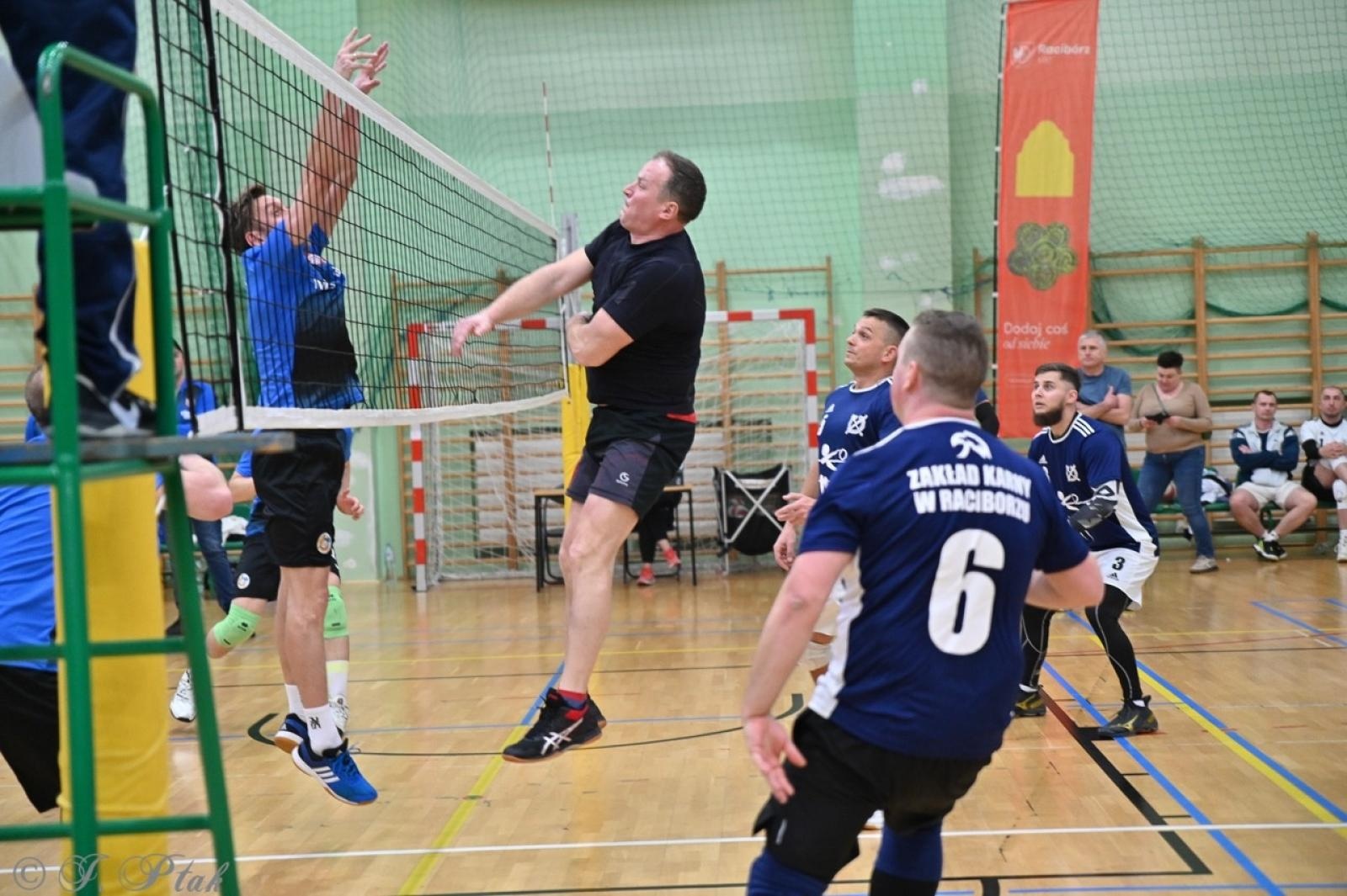 Zdjęcie w galerii na portalu naszraciborz.pl: Zakład Karny Racibórz triumfuje w XII Turnieju Siatkarskim Zakładów Pracy i Służb Mundurowych [FOTO i WIDEO] wiadomości z regionu