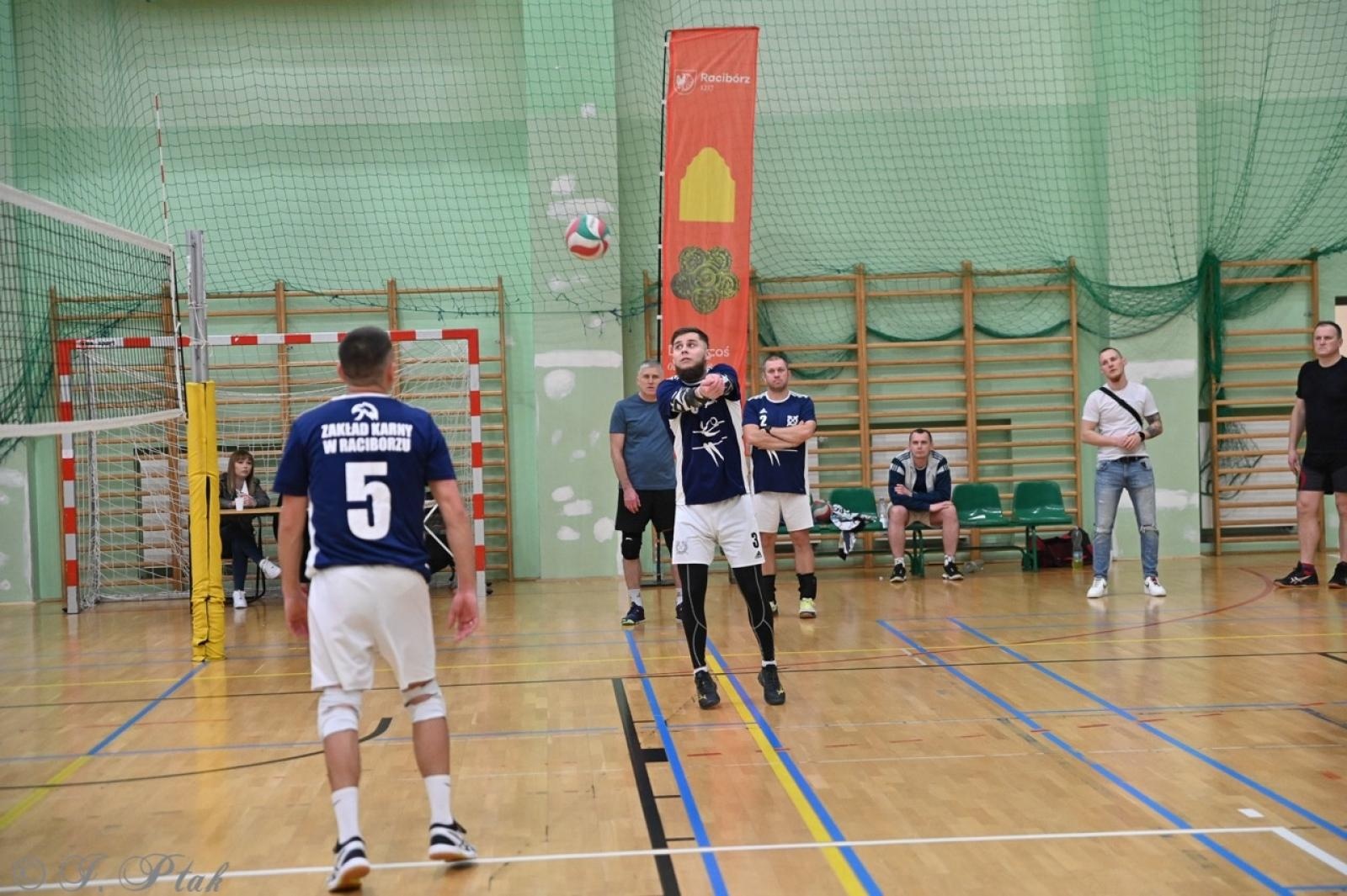 Zdjęcie w galerii na portalu naszraciborz.pl: Zakład Karny Racibórz triumfuje w XII Turnieju Siatkarskim Zakładów Pracy i Służb Mundurowych [FOTO i WIDEO] wiadomości z regionu