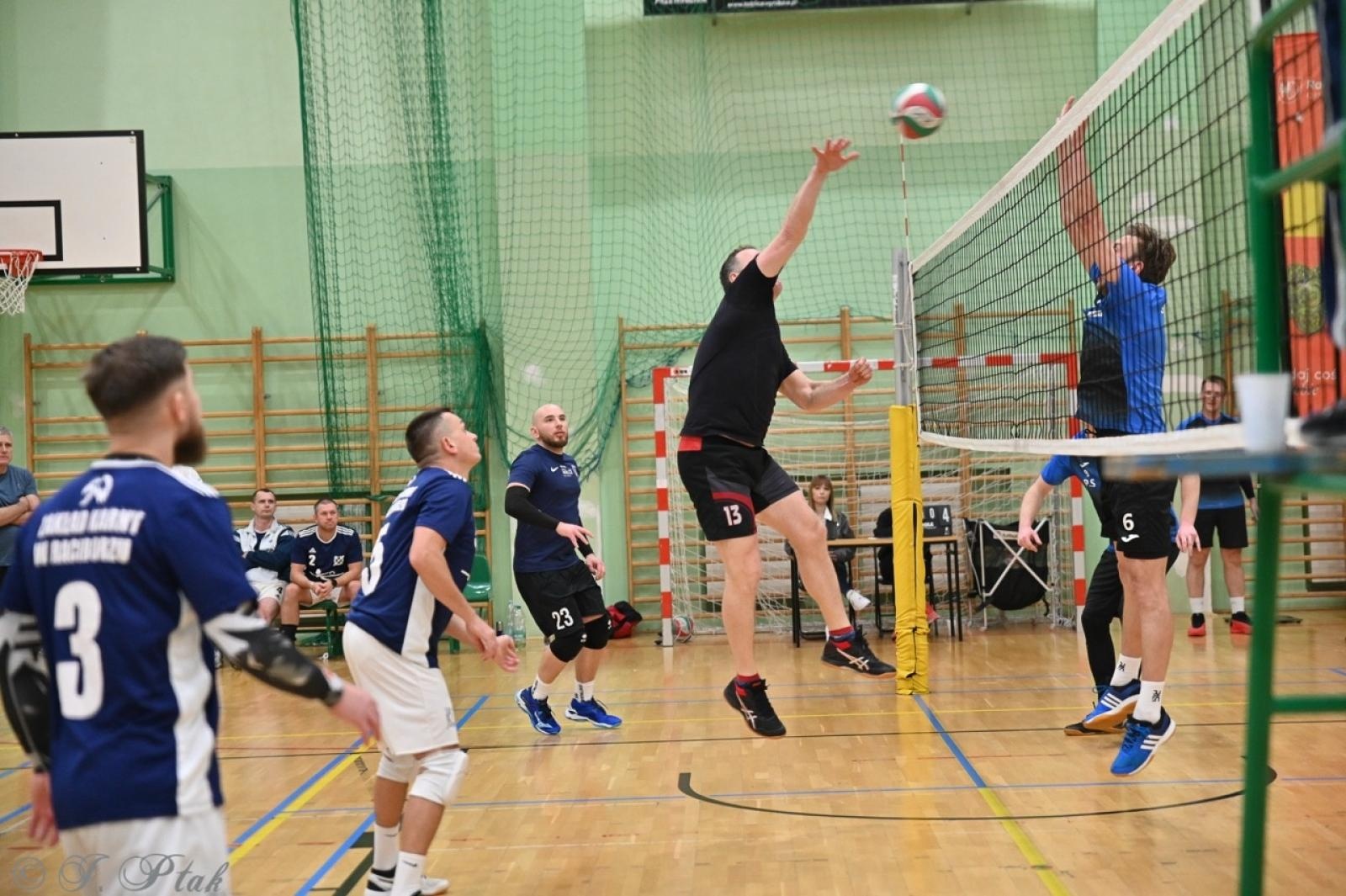 Zdjęcie w galerii na portalu naszraciborz.pl: Zakład Karny Racibórz triumfuje w XII Turnieju Siatkarskim Zakładów Pracy i Służb Mundurowych [FOTO i WIDEO] wiadomości z regionu