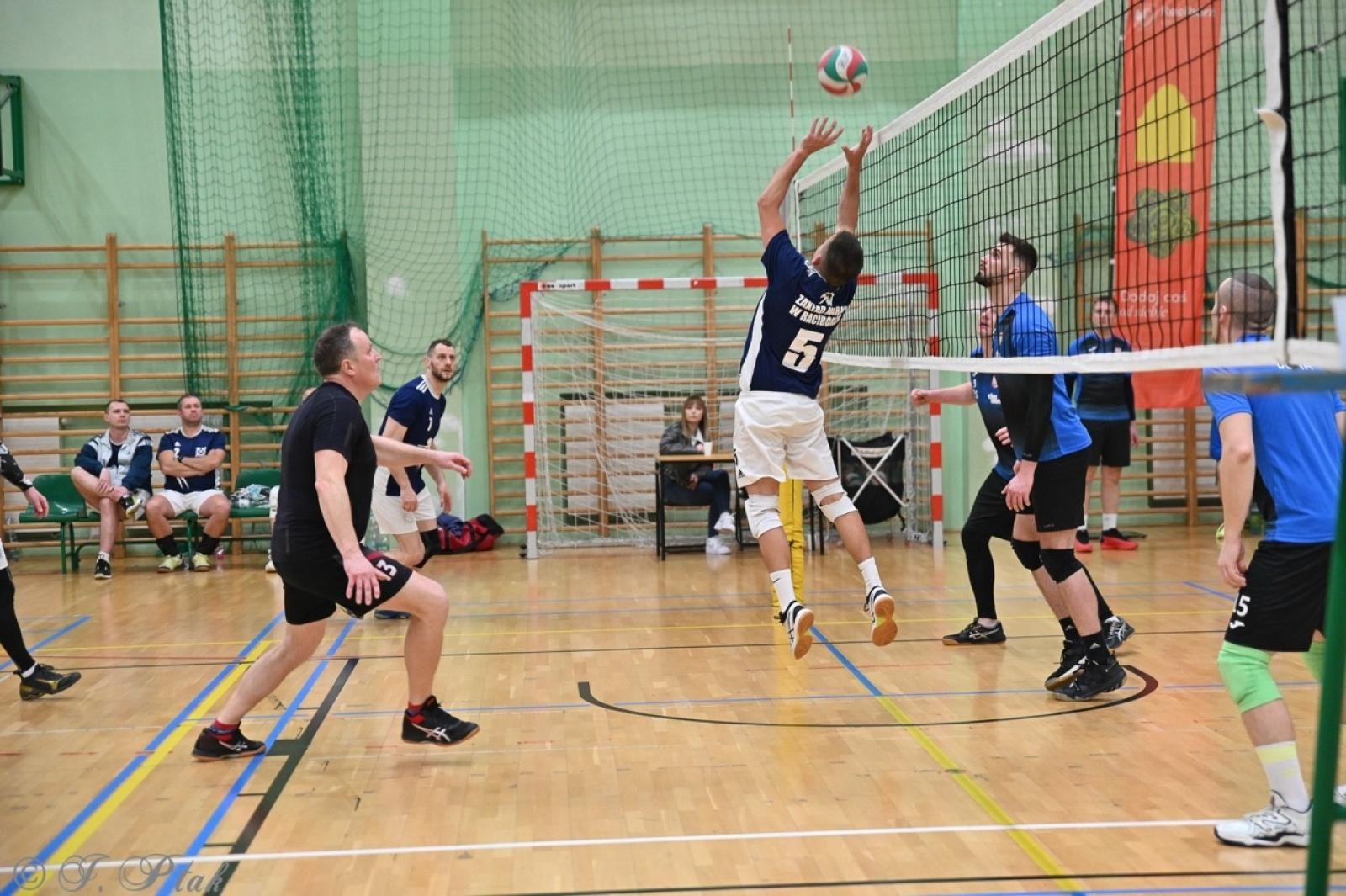 Zdjęcie w galerii na portalu naszraciborz.pl: Zakład Karny Racibórz triumfuje w XII Turnieju Siatkarskim Zakładów Pracy i Służb Mundurowych [FOTO i WIDEO] wiadomości z regionu