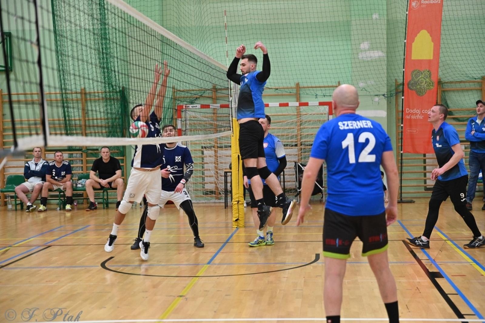 Zdjęcie w galerii na portalu naszraciborz.pl: Zakład Karny Racibórz triumfuje w XII Turnieju Siatkarskim Zakładów Pracy i Służb Mundurowych [FOTO i WIDEO] wiadomości z regionu