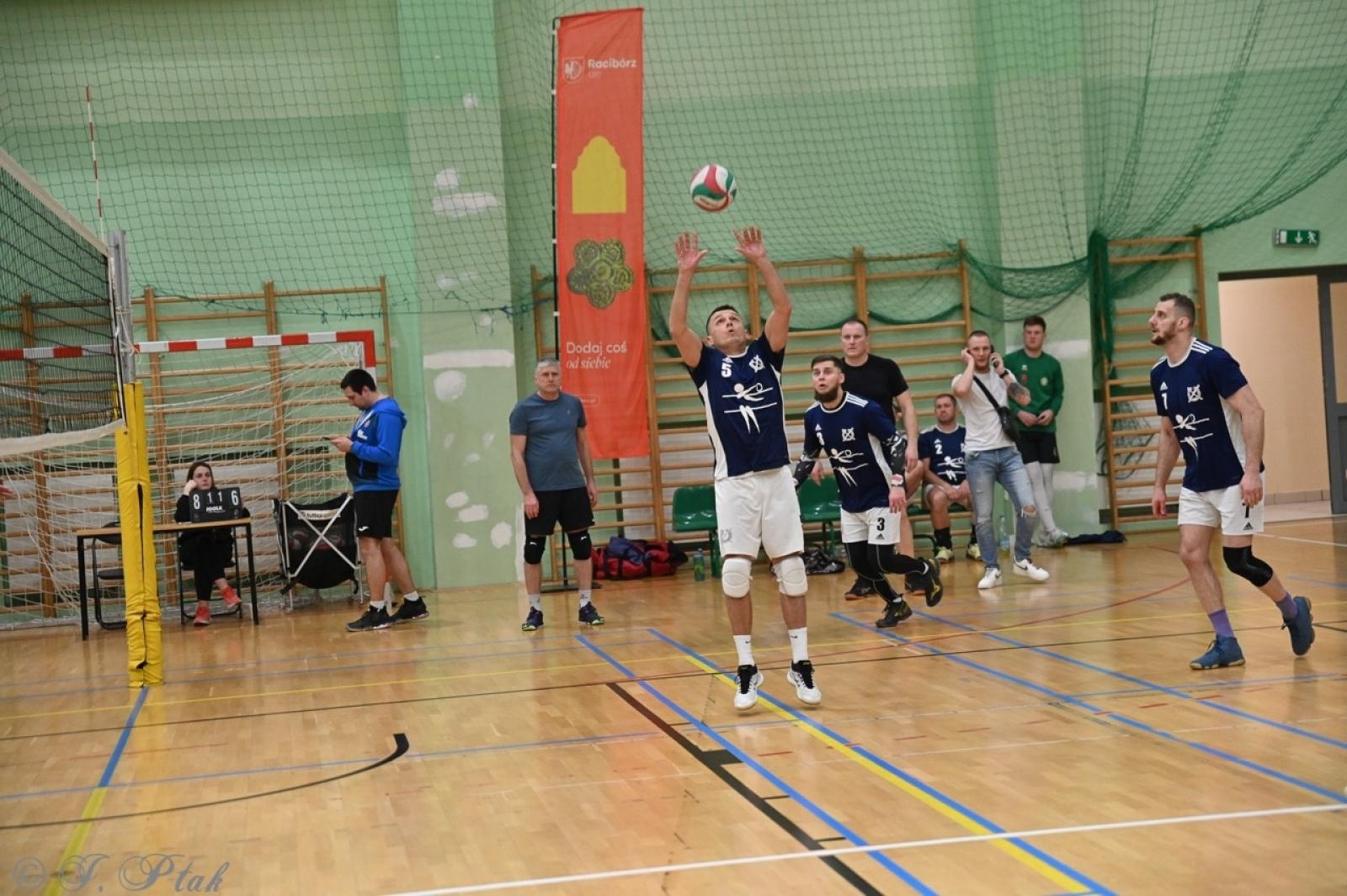 Zdjęcie w galerii na portalu naszraciborz.pl: Zakład Karny Racibórz triumfuje w XII Turnieju Siatkarskim Zakładów Pracy i Służb Mundurowych [FOTO i WIDEO] wiadomości z regionu