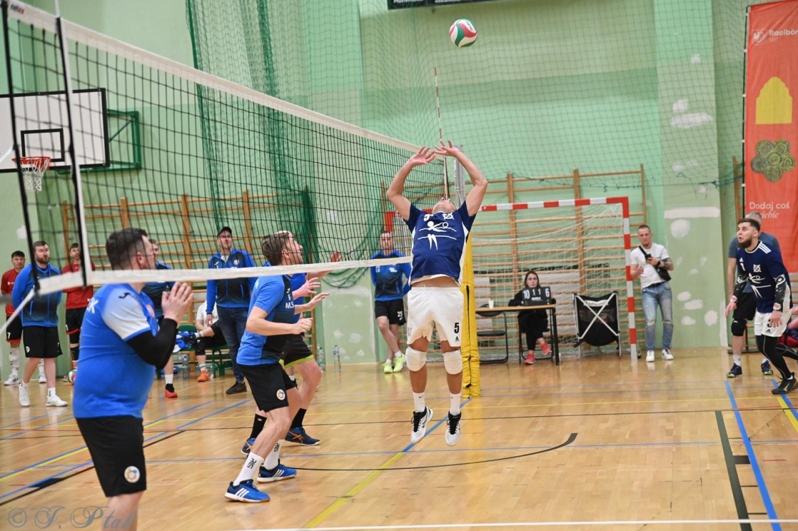 Zdjęcie w galerii na portalu naszraciborz.pl: Zakład Karny Racibórz triumfuje w XII Turnieju Siatkarskim Zakładów Pracy i Służb Mundurowych [FOTO i WIDEO] wiadomości z regionu