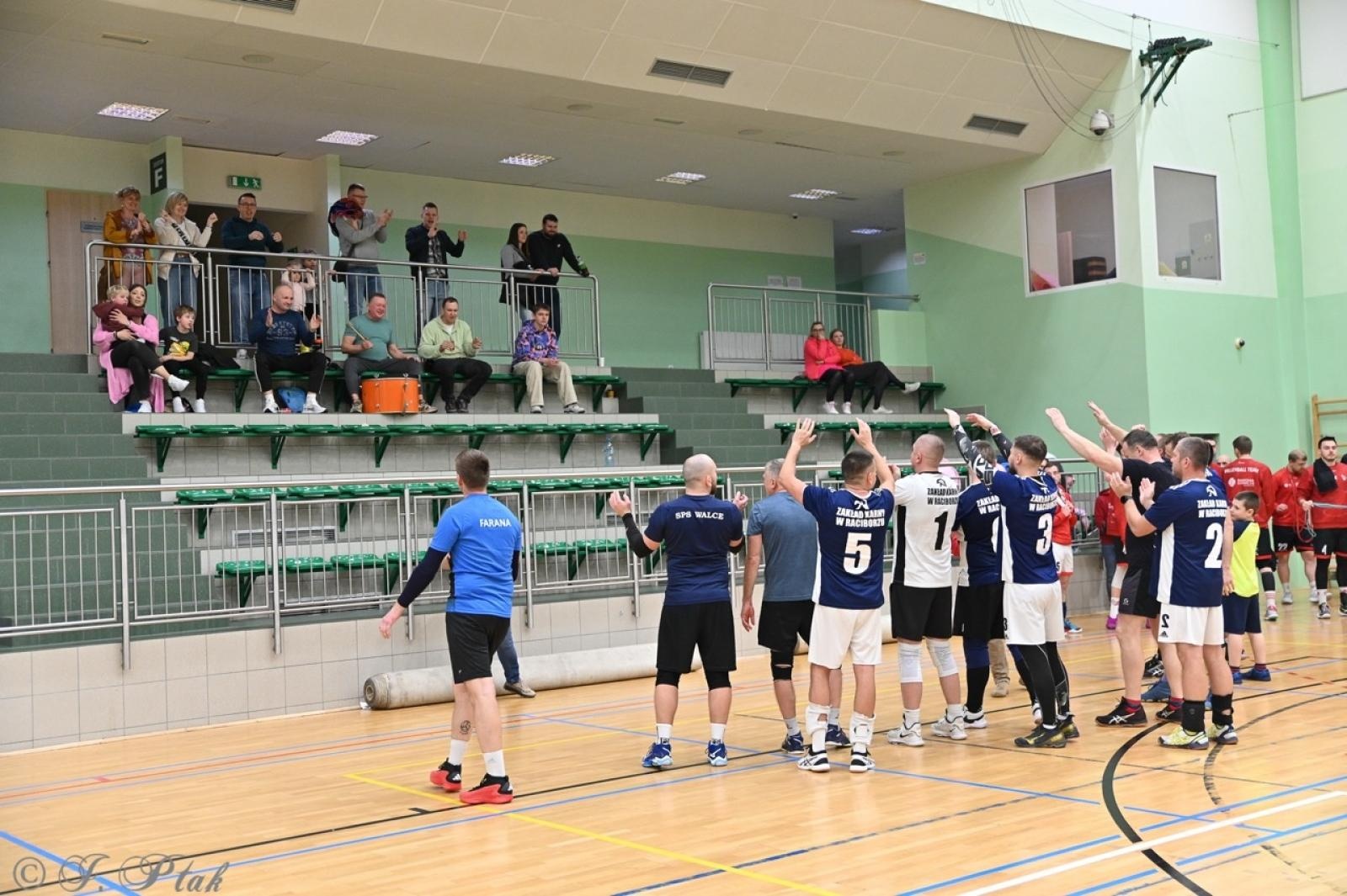 Zdjęcie w galerii na portalu naszraciborz.pl: Zakład Karny Racibórz triumfuje w XII Turnieju Siatkarskim Zakładów Pracy i Służb Mundurowych [FOTO i WIDEO] wiadomości z regionu