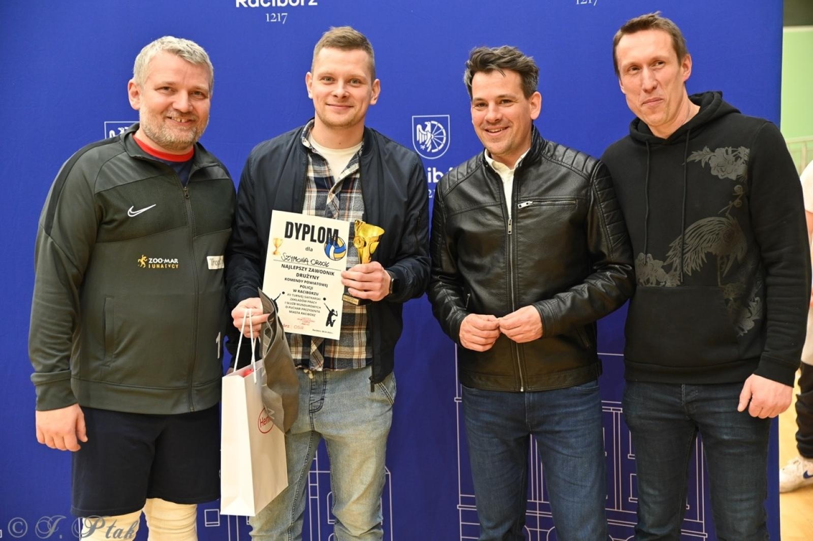 Zdjęcie w galerii na portalu naszraciborz.pl: Zakład Karny Racibórz triumfuje w XII Turnieju Siatkarskim Zakładów Pracy i Służb Mundurowych [FOTO i WIDEO] wiadomości z regionu