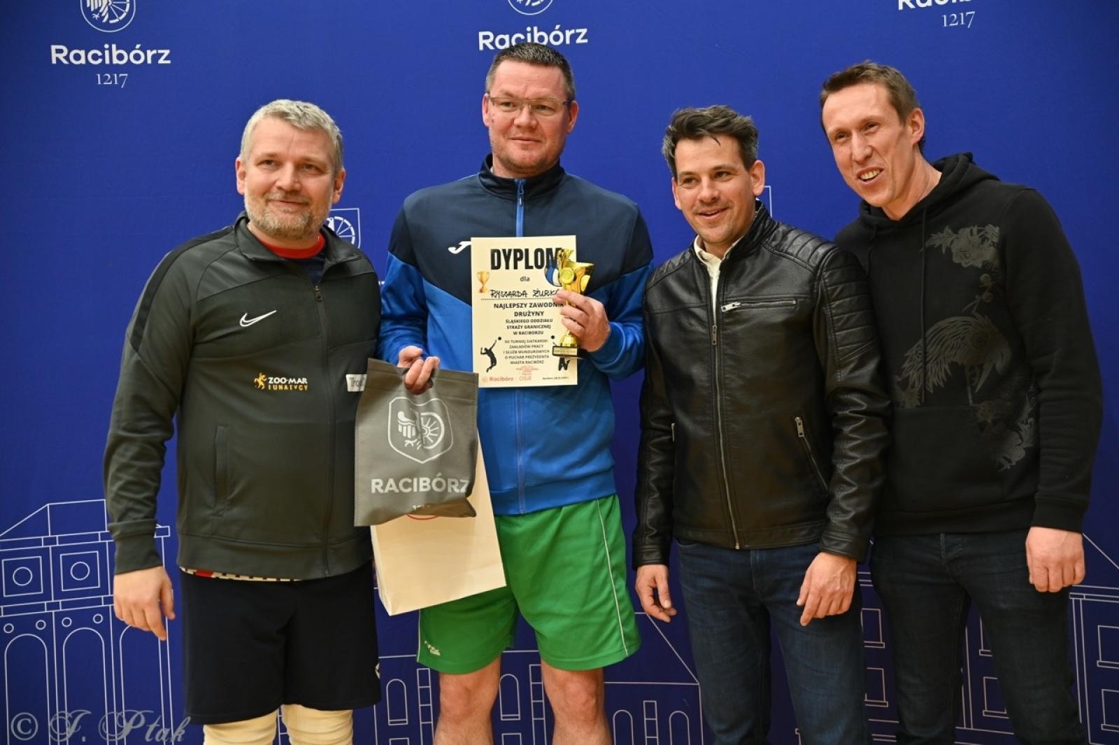 Zdjęcie w galerii na portalu naszraciborz.pl: Zakład Karny Racibórz triumfuje w XII Turnieju Siatkarskim Zakładów Pracy i Służb Mundurowych [FOTO i WIDEO] wiadomości z regionu