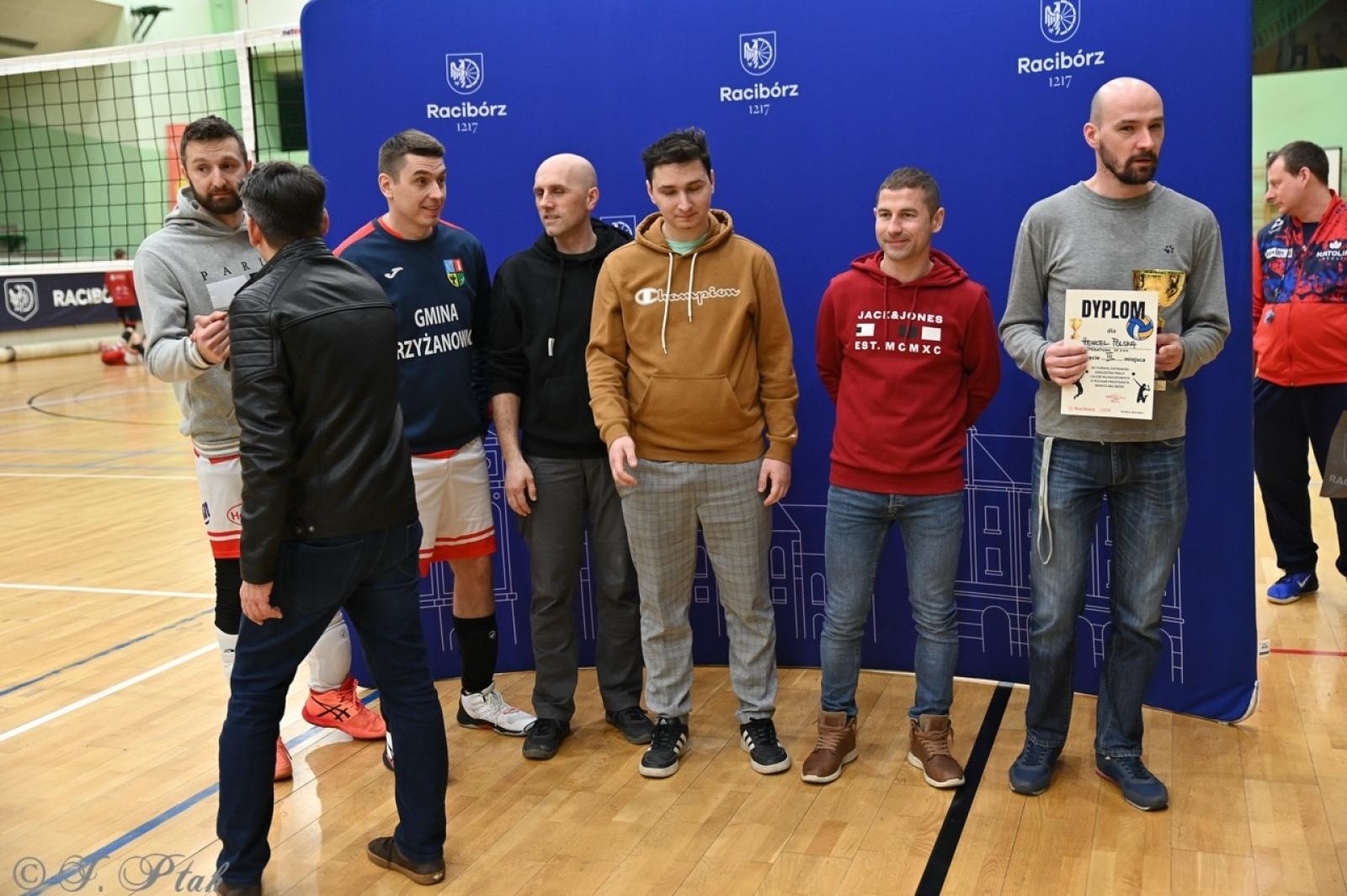 Zdjęcie w galerii na portalu naszraciborz.pl: Zakład Karny Racibórz triumfuje w XII Turnieju Siatkarskim Zakładów Pracy i Służb Mundurowych [FOTO i WIDEO] wiadomości z regionu