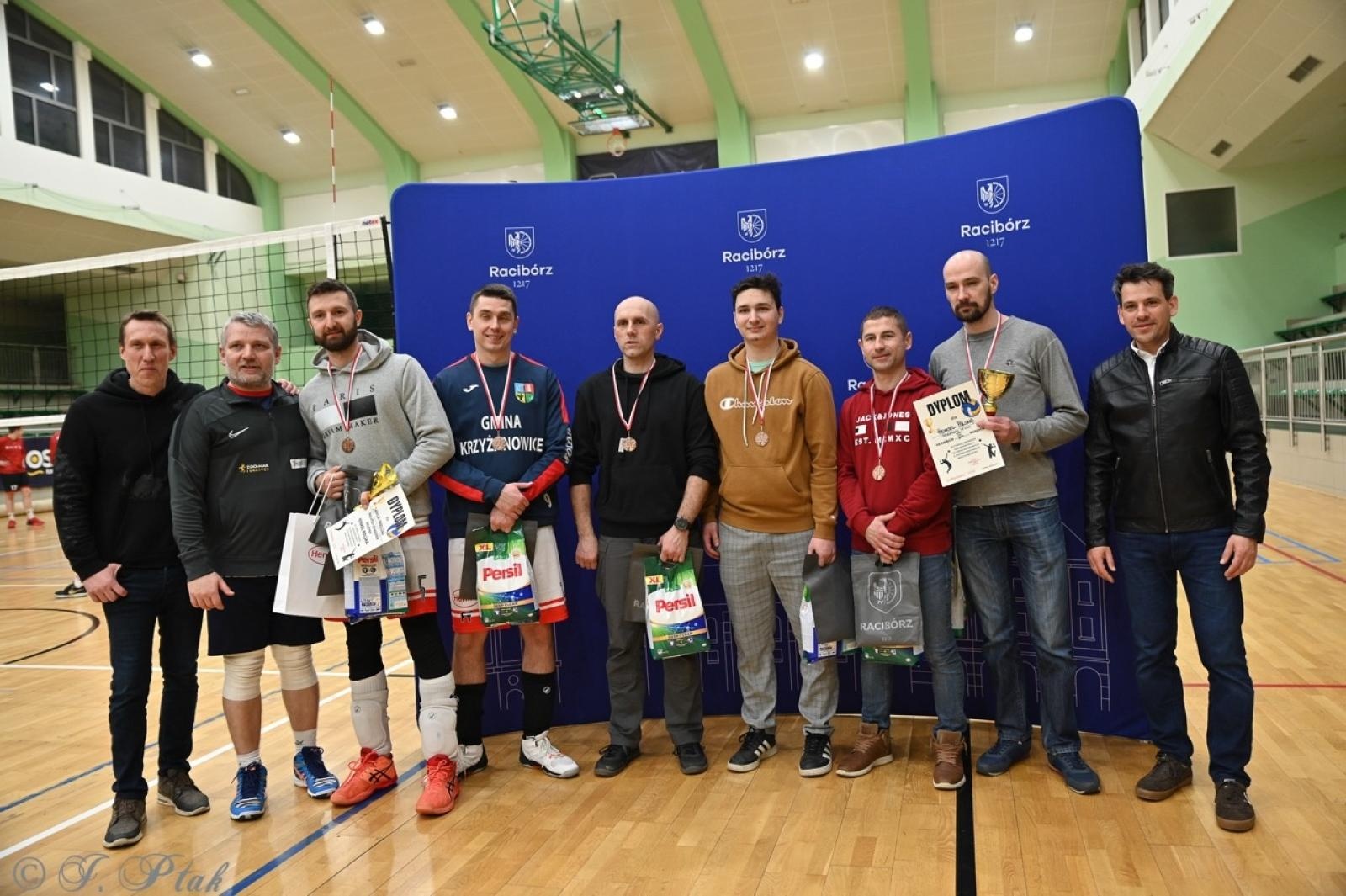 Zdjęcie w galerii na portalu naszraciborz.pl: Zakład Karny Racibórz triumfuje w XII Turnieju Siatkarskim Zakładów Pracy i Służb Mundurowych [FOTO i WIDEO] wiadomości z regionu