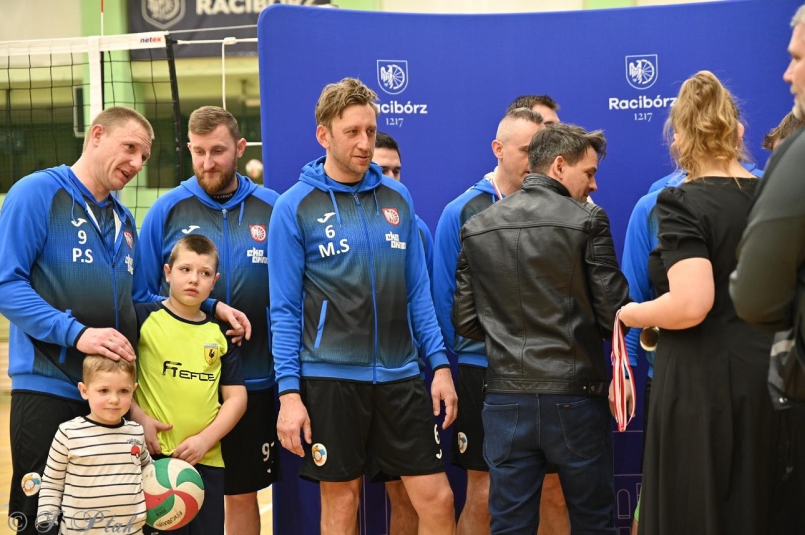 Zdjęcie w galerii na portalu naszraciborz.pl: Zakład Karny Racibórz triumfuje w XII Turnieju Siatkarskim Zakładów Pracy i Służb Mundurowych [FOTO i WIDEO] wiadomości z regionu