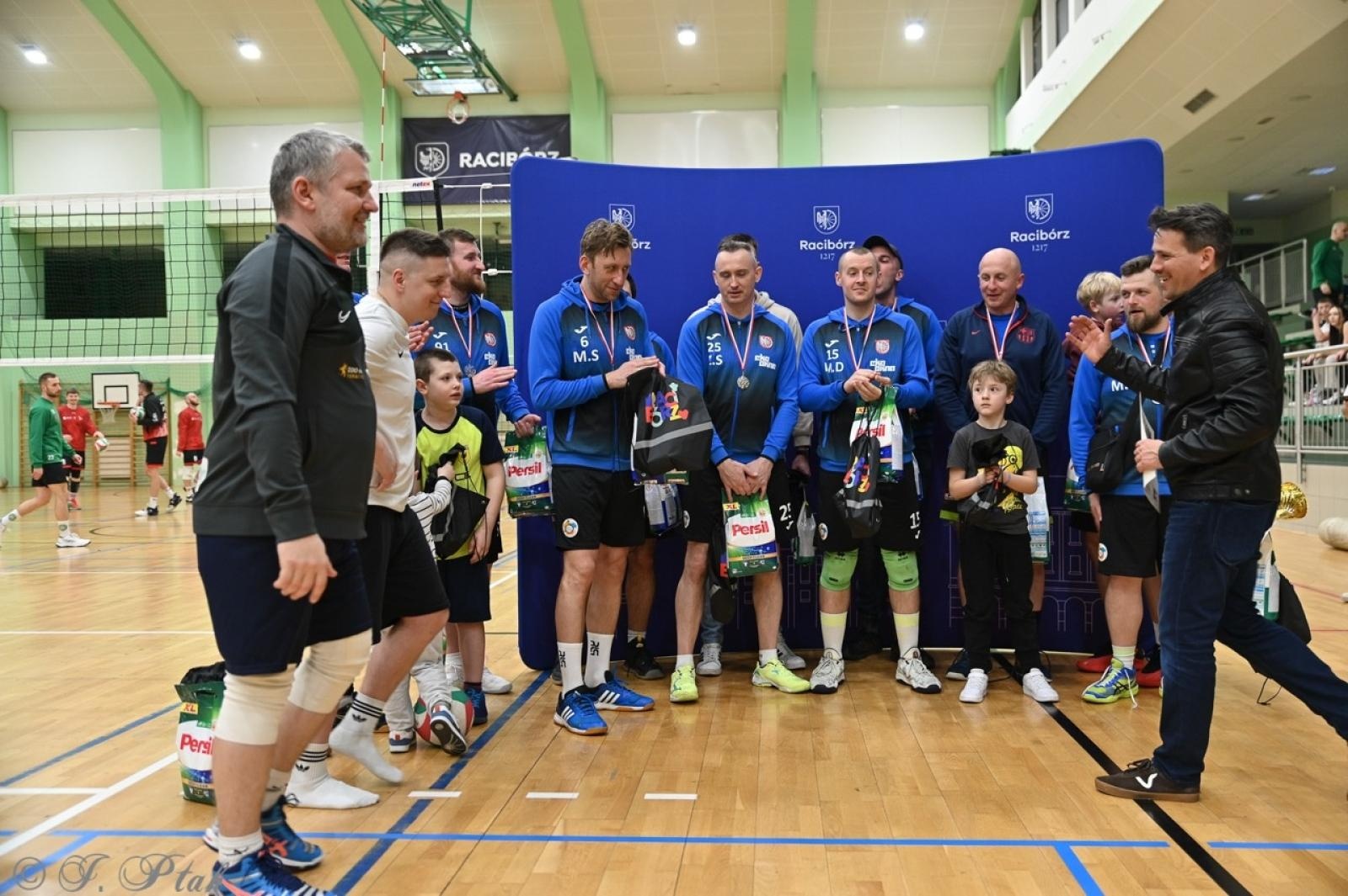 Zdjęcie w galerii na portalu naszraciborz.pl: Zakład Karny Racibórz triumfuje w XII Turnieju Siatkarskim Zakładów Pracy i Służb Mundurowych [FOTO i WIDEO] wiadomości z regionu