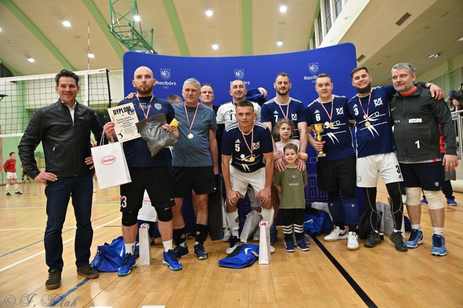 Zdjęcie w galerii na portalu naszraciborz.pl: Zakład Karny Racibórz triumfuje w XII Turnieju Siatkarskim Zakładów Pracy i Służb Mundurowych [FOTO i WIDEO] wiadomości z regionu