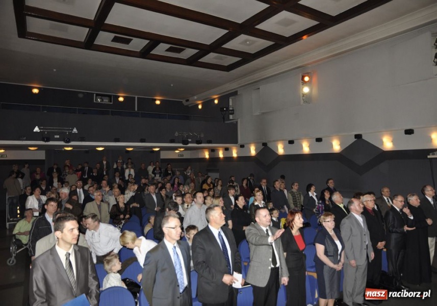 Zdjęcie w galerii na portalu naszraciborz.pl: O człowieku nie świadczy urząd wiadomości z regionu