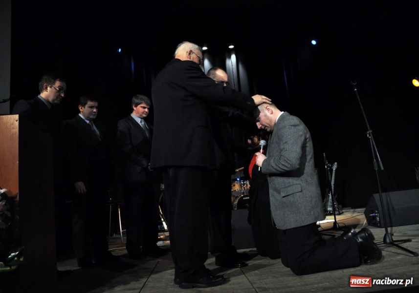 Zdjęcie w galerii na portalu naszraciborz.pl: O człowieku nie świadczy urząd wiadomości z regionu